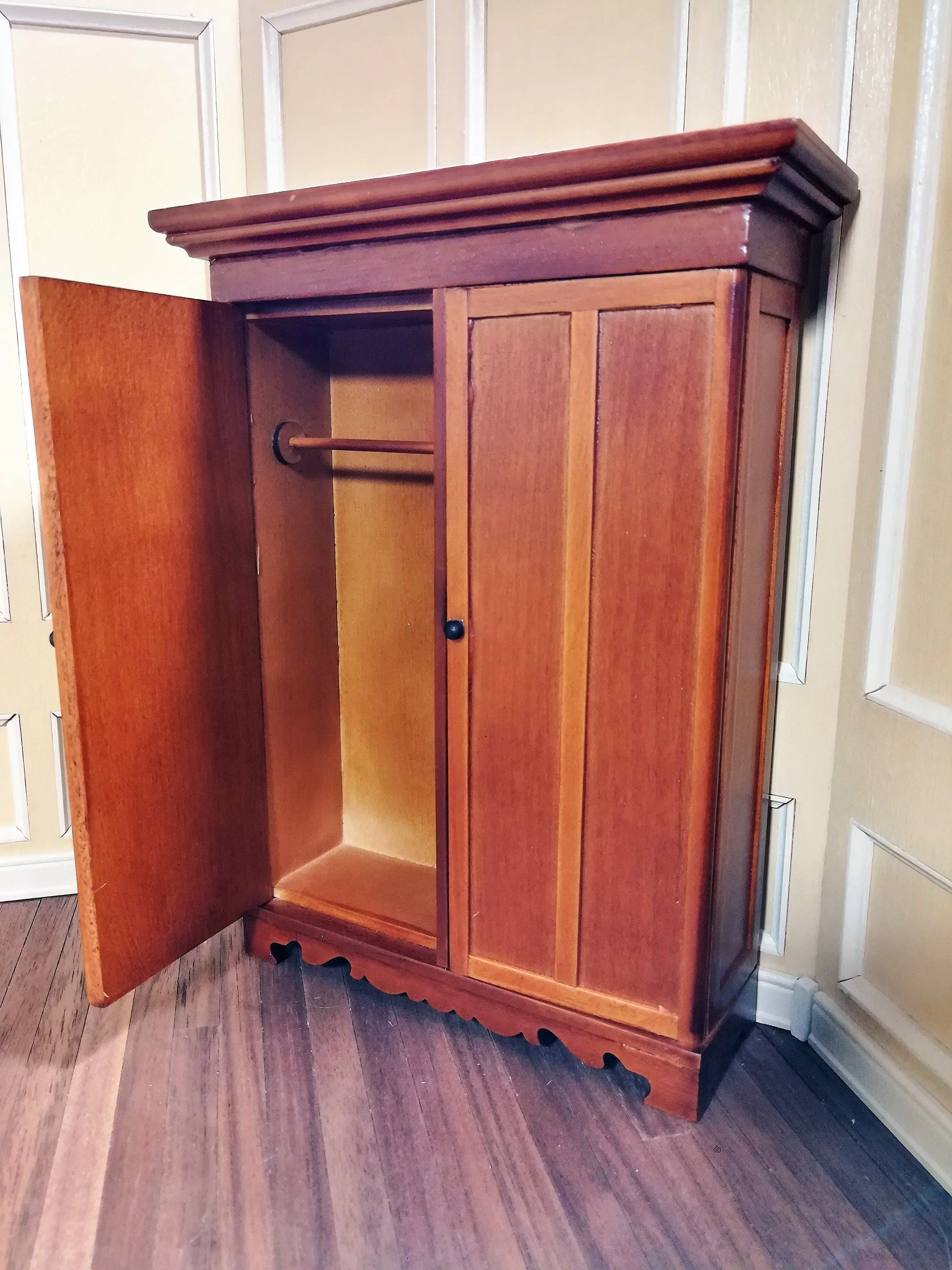 Dollhouse Lincoln Wardrobe Armoire Closet for Bedroom 1:12 Scale Miniature Walnut Finish - Image 3