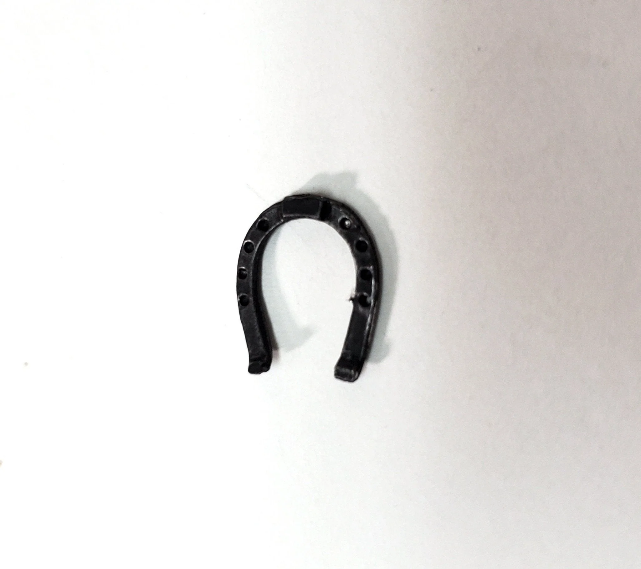 Dollhouse Lucky Horse Shoe Painted Metal 1:12 Scale Miniature Decor Accessories - Image 2