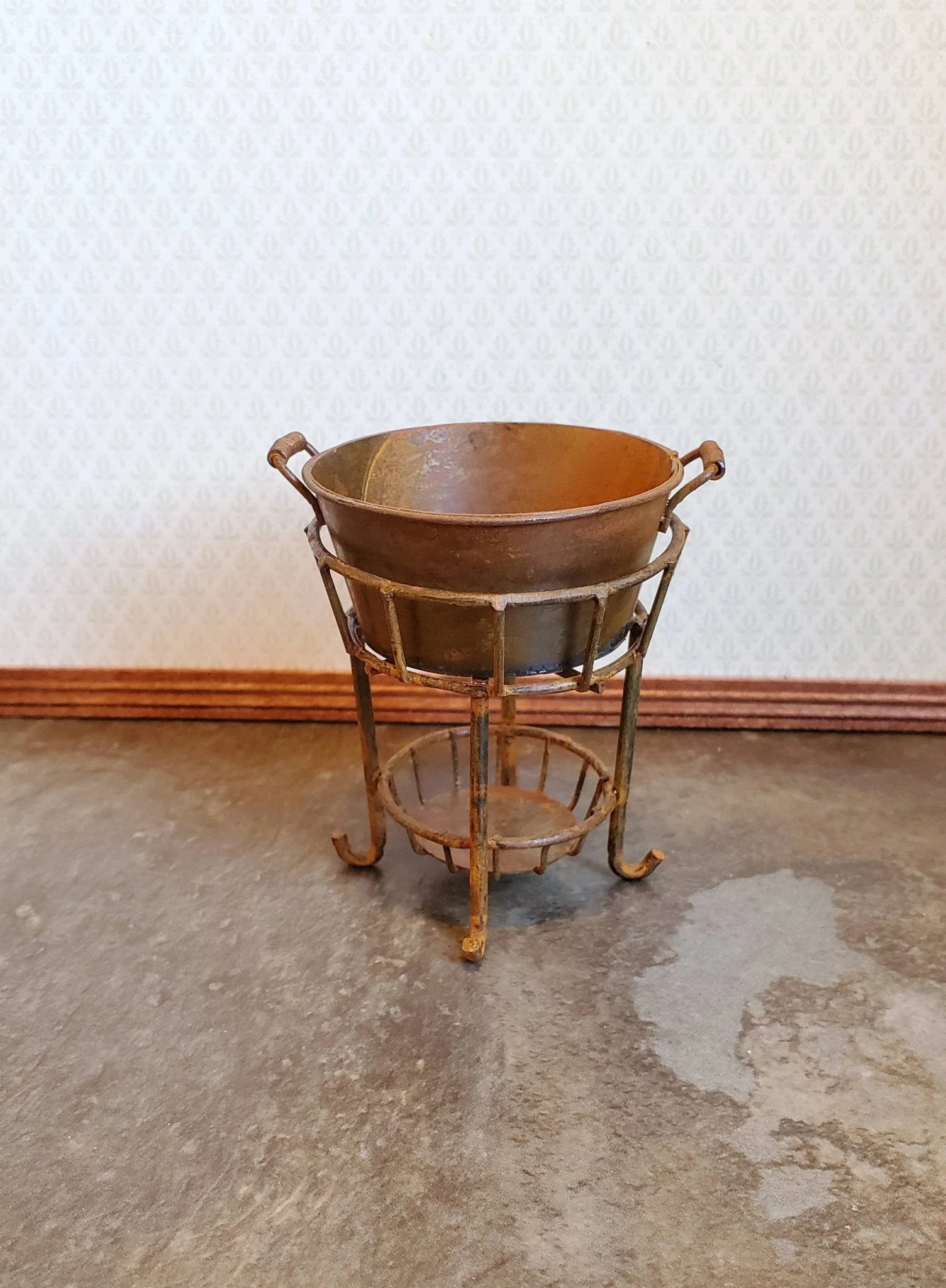 Dollhouse Metal Vat with Stand for Garden or Beverages 1:12 Scale Miniature Fairy Garden