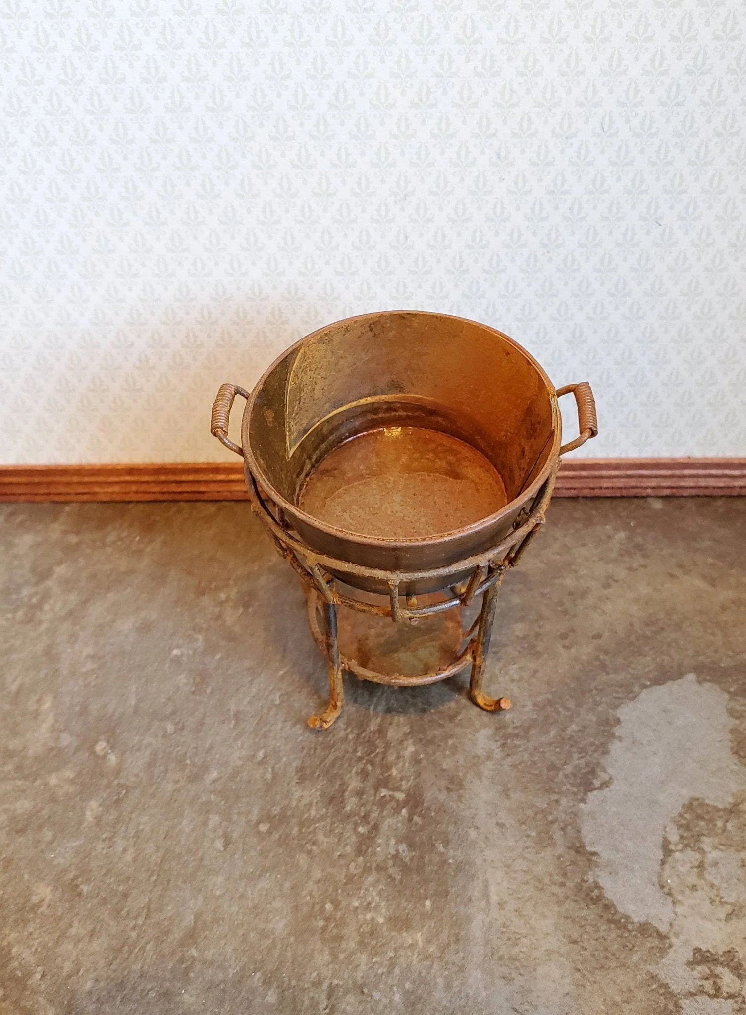 Dollhouse Metal Vat with Stand for Garden or Beverages 1:12 Scale Miniature Fairy Garden - Image 3
