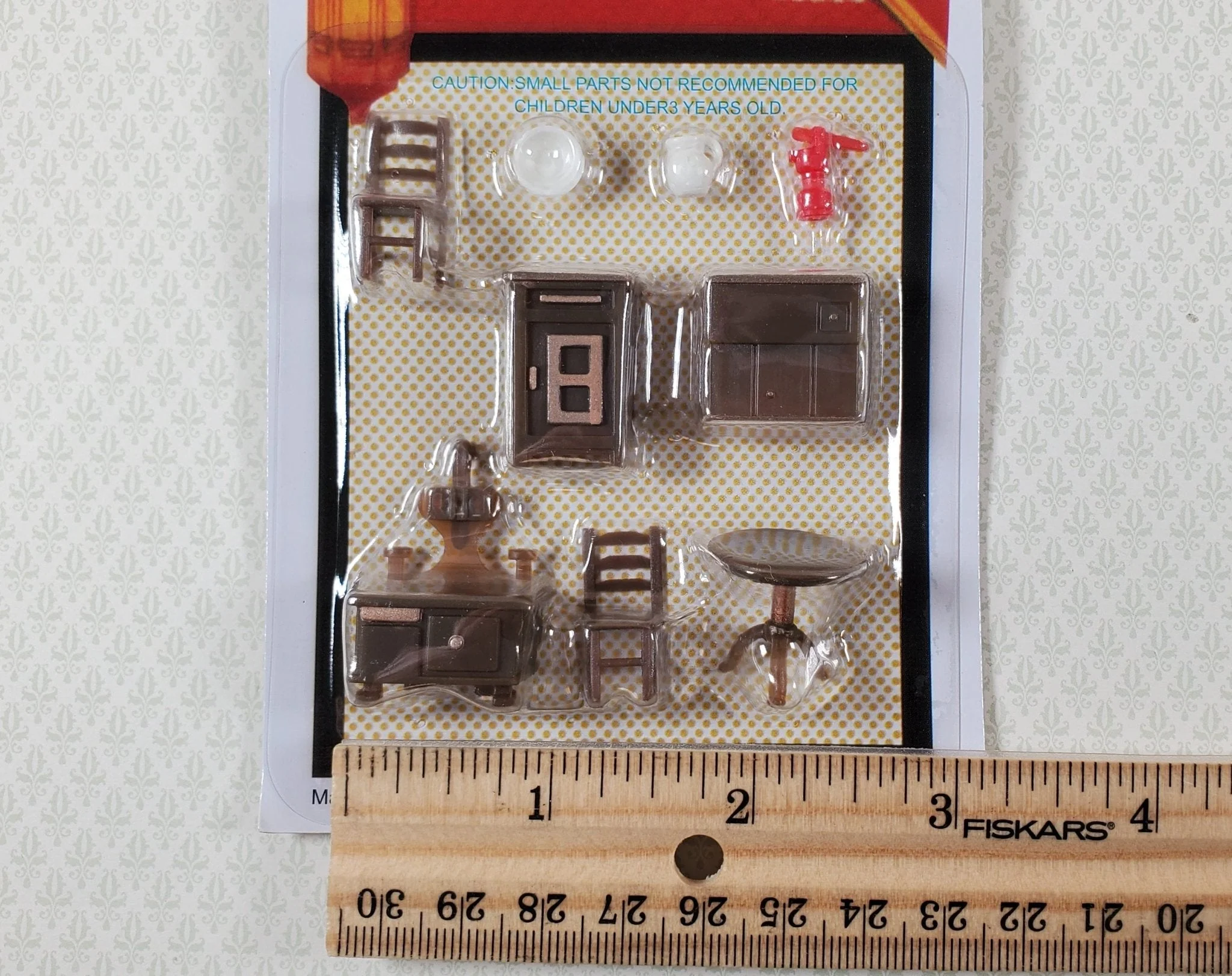 Dollhouse Miniature 1:48 Quarter Scale Kitchen Set Table Chairs Stove Icebox - Image 3
