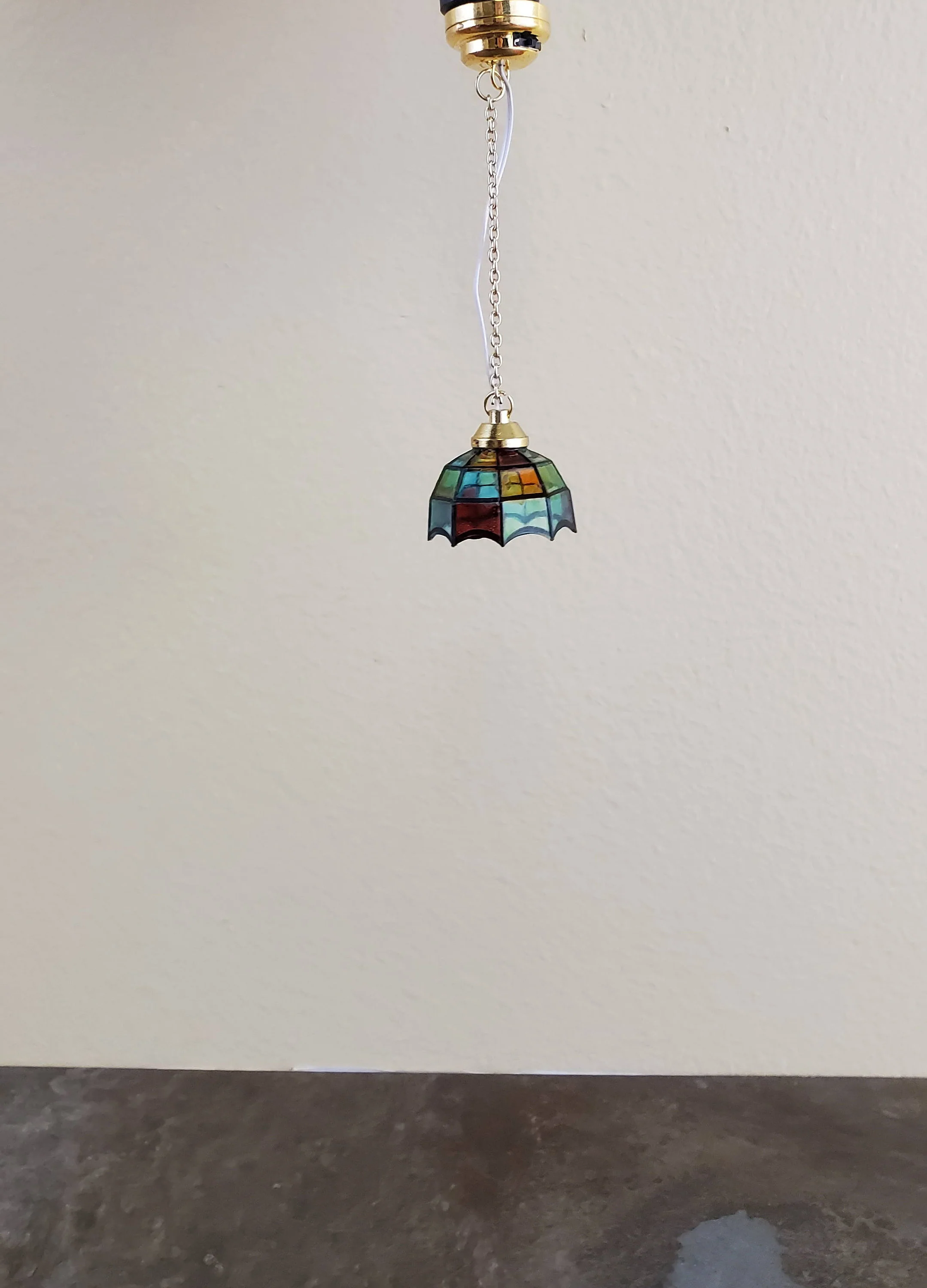 Dollhouse Miniature Battery Light Hanging Ceiling Stained Glass Style 1:12 Scale - Image 3