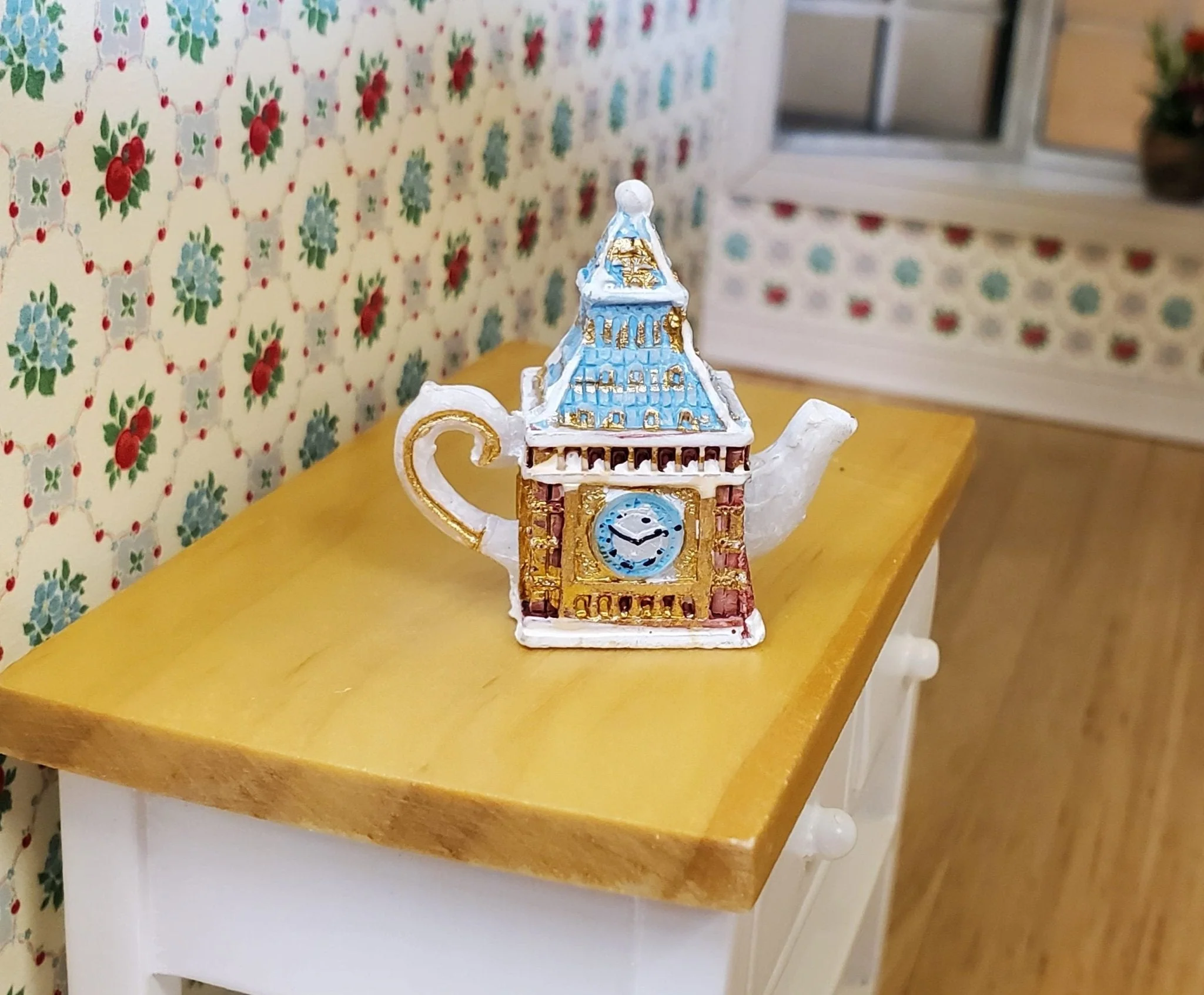Dollhouse Miniature Big Ben Teapot Kettle 1:12 or 1/6 Scale Kitchen Cookware