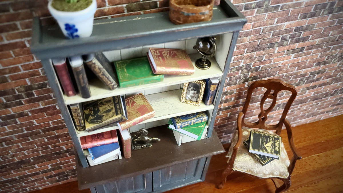 Dollhouse Miniature Book Set x10 Antique Style Set #1 1:12 Scale (blank inside) - Image 6