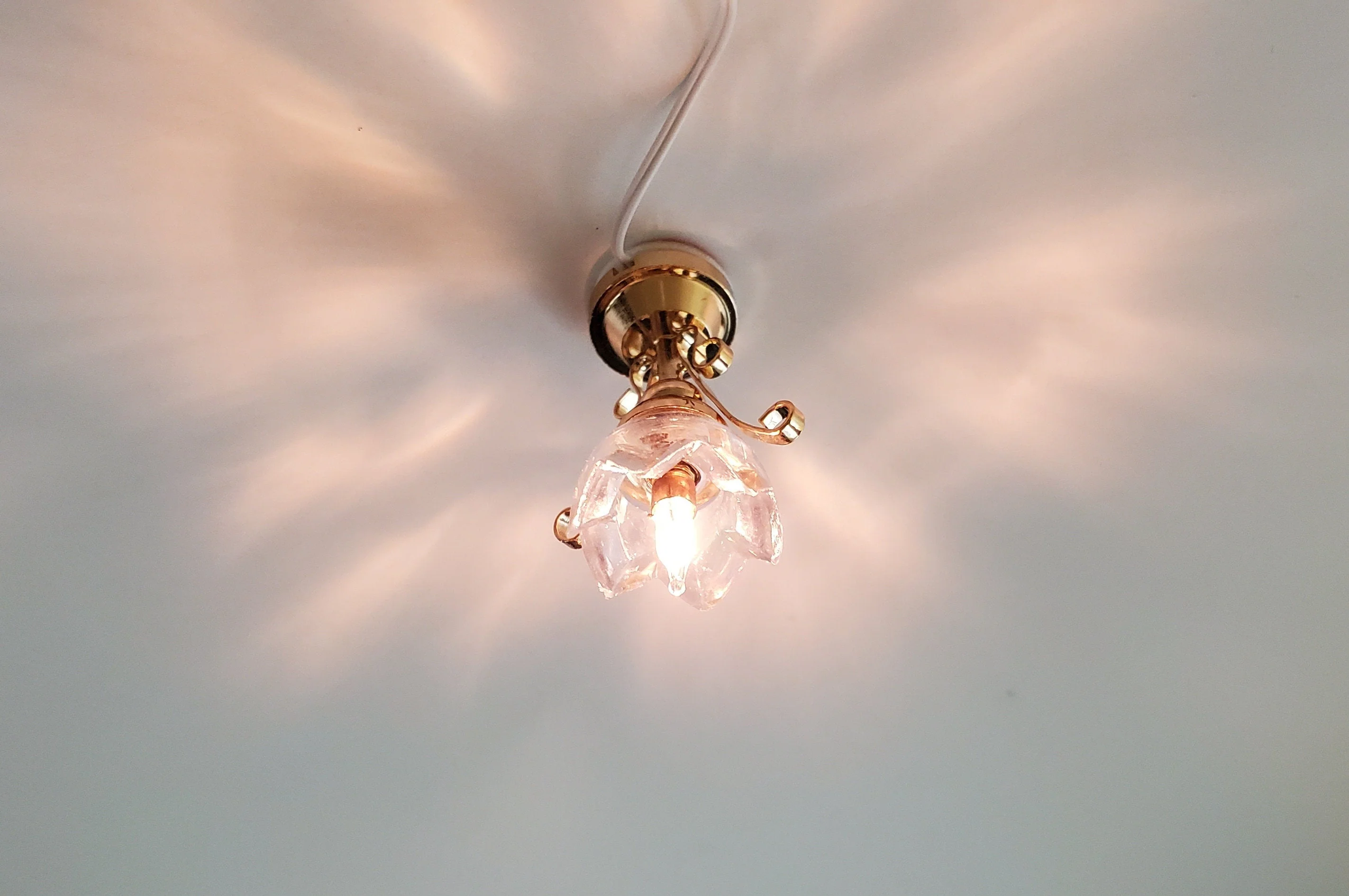 Dollhouse Miniature Ceiling Light Lily Flower Shade Gold 12 Volt 1:12 - Image 2