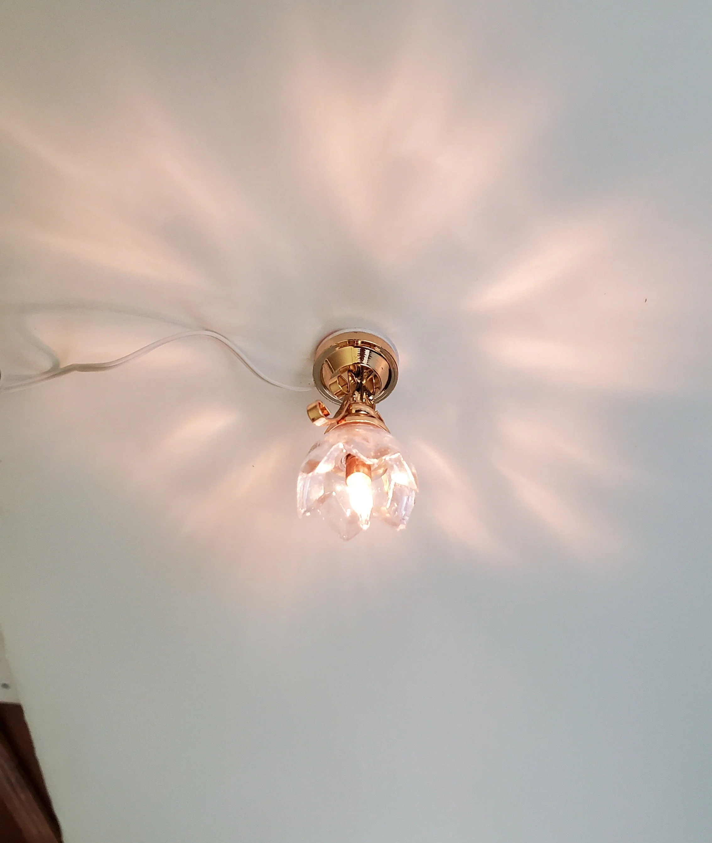 Dollhouse Miniature Ceiling Light Lily Flower Shade Gold 12 Volt 1:12 - Image 3