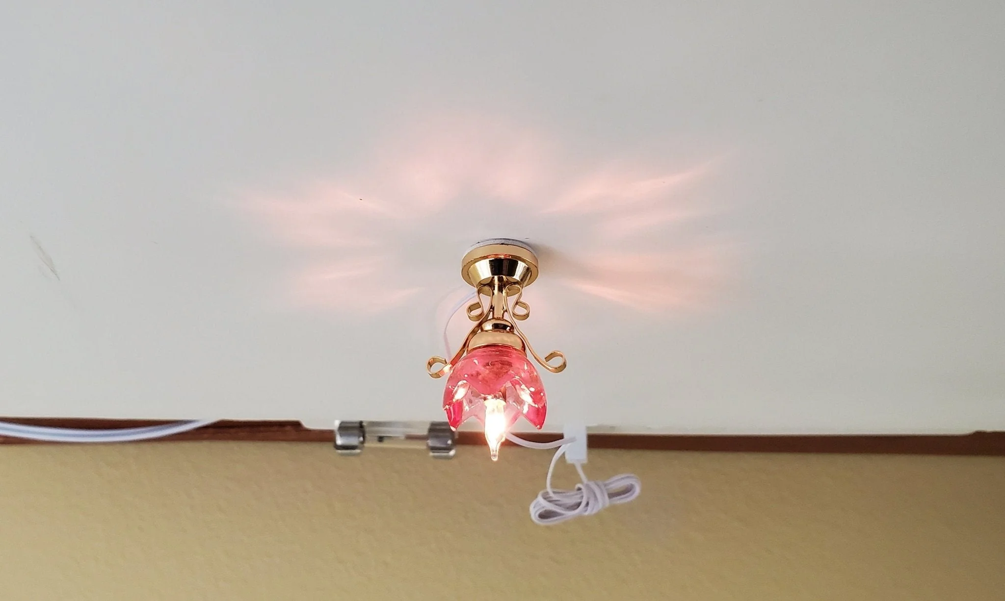 Dollhouse Miniature Ceiling Light Pink Lily Flower Shade Gold 12 Volt 1:12 - Image 2