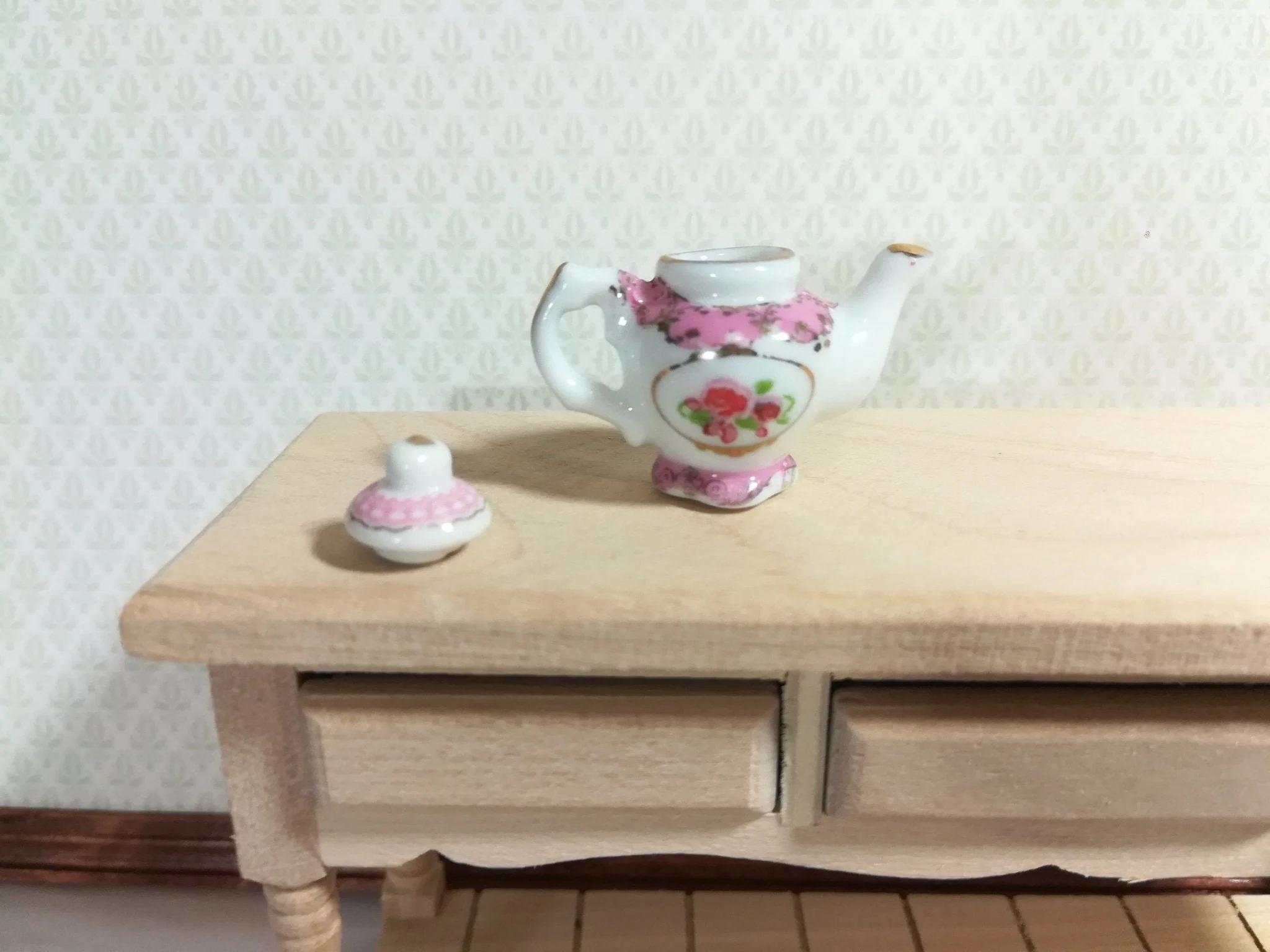 Dollhouse Miniature Ceramic Fancy Pink & White Teapot with Removable Lid 1:12 Scale - Image 2