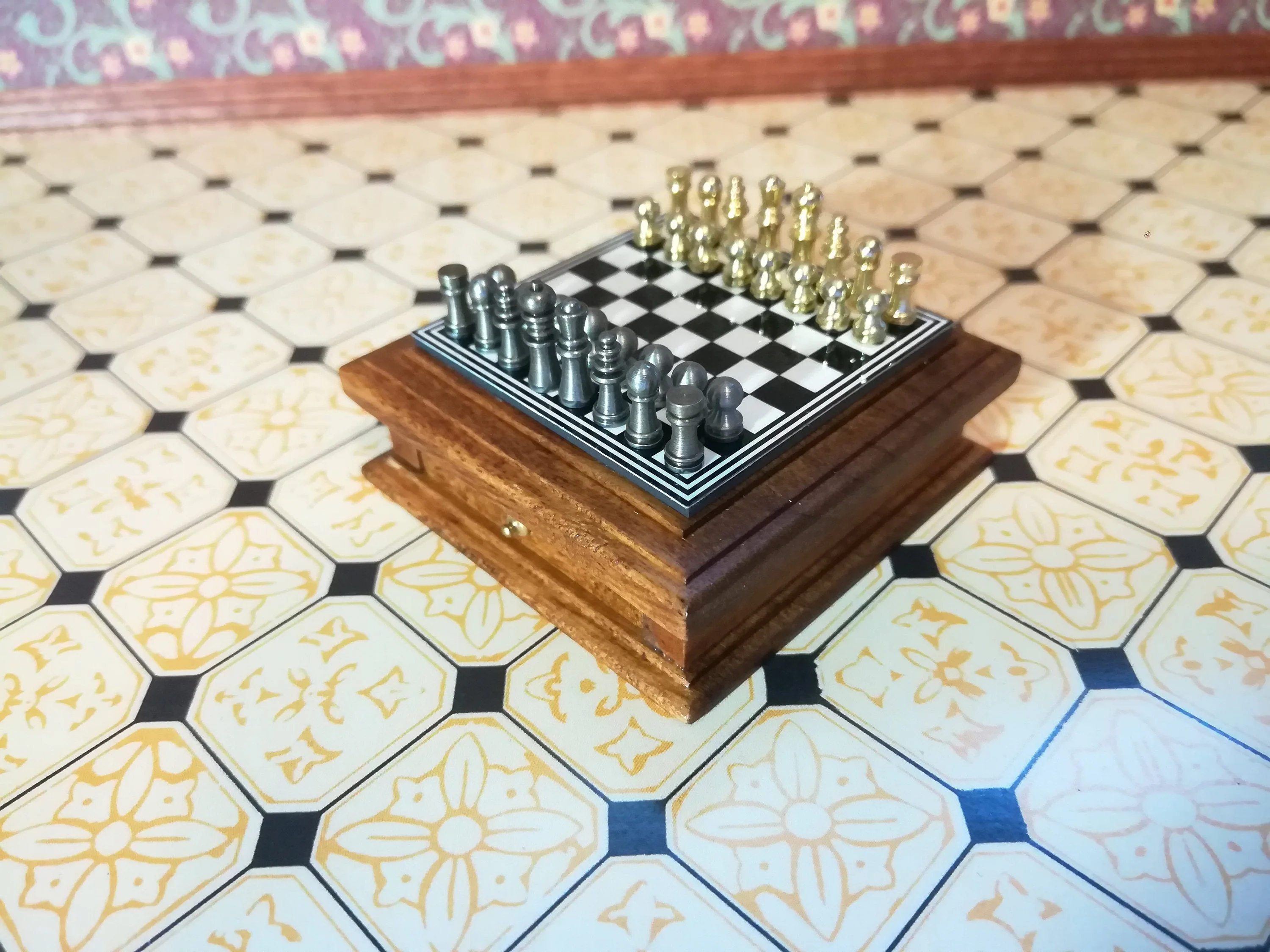 Miniature Chess Set with Metal Magnetic Chess Pieces and Storage Drawer 1:12 - Image 2