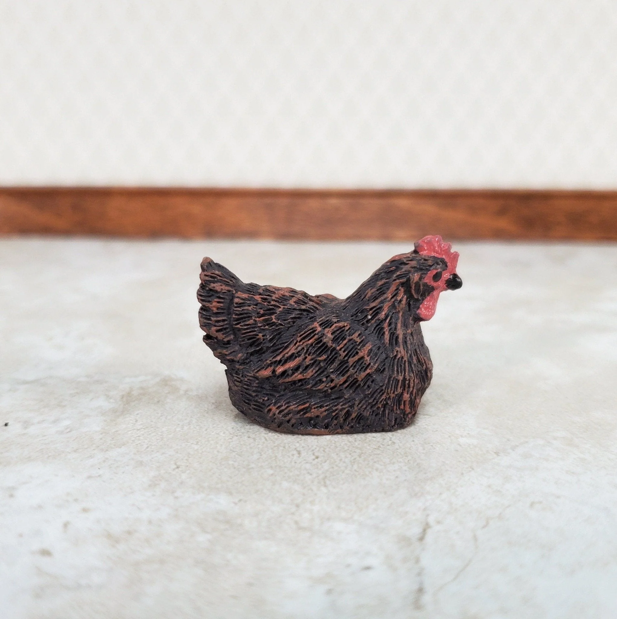 Dollhouse Miniature Chicken Hen Brown Sitting Cast Resin 1:12 Scale Pet Farm - Image 2