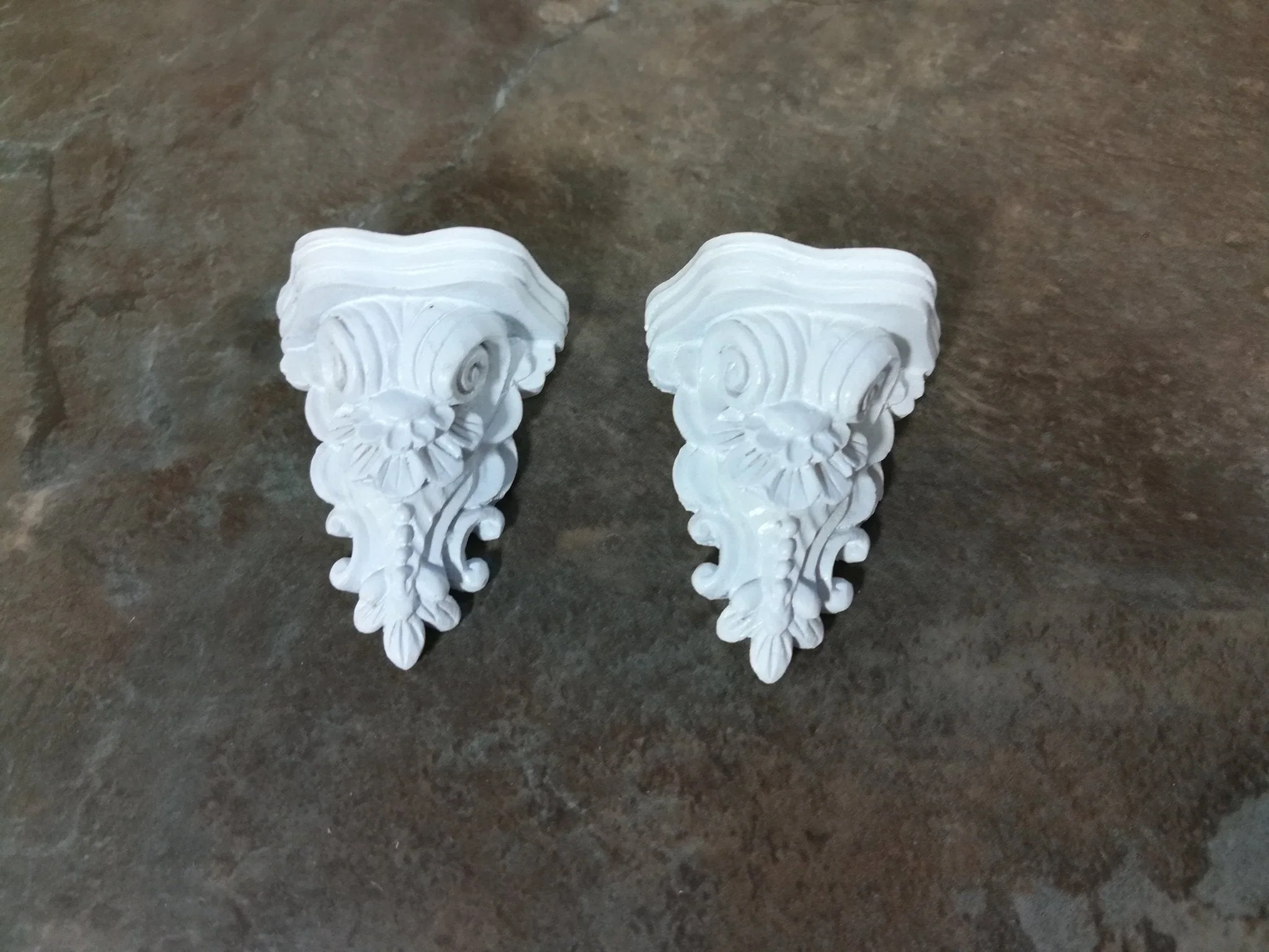 Dollhouse Miniature Corbels Large White Resin 4.3 cm 1:12 Scale Set of 2
