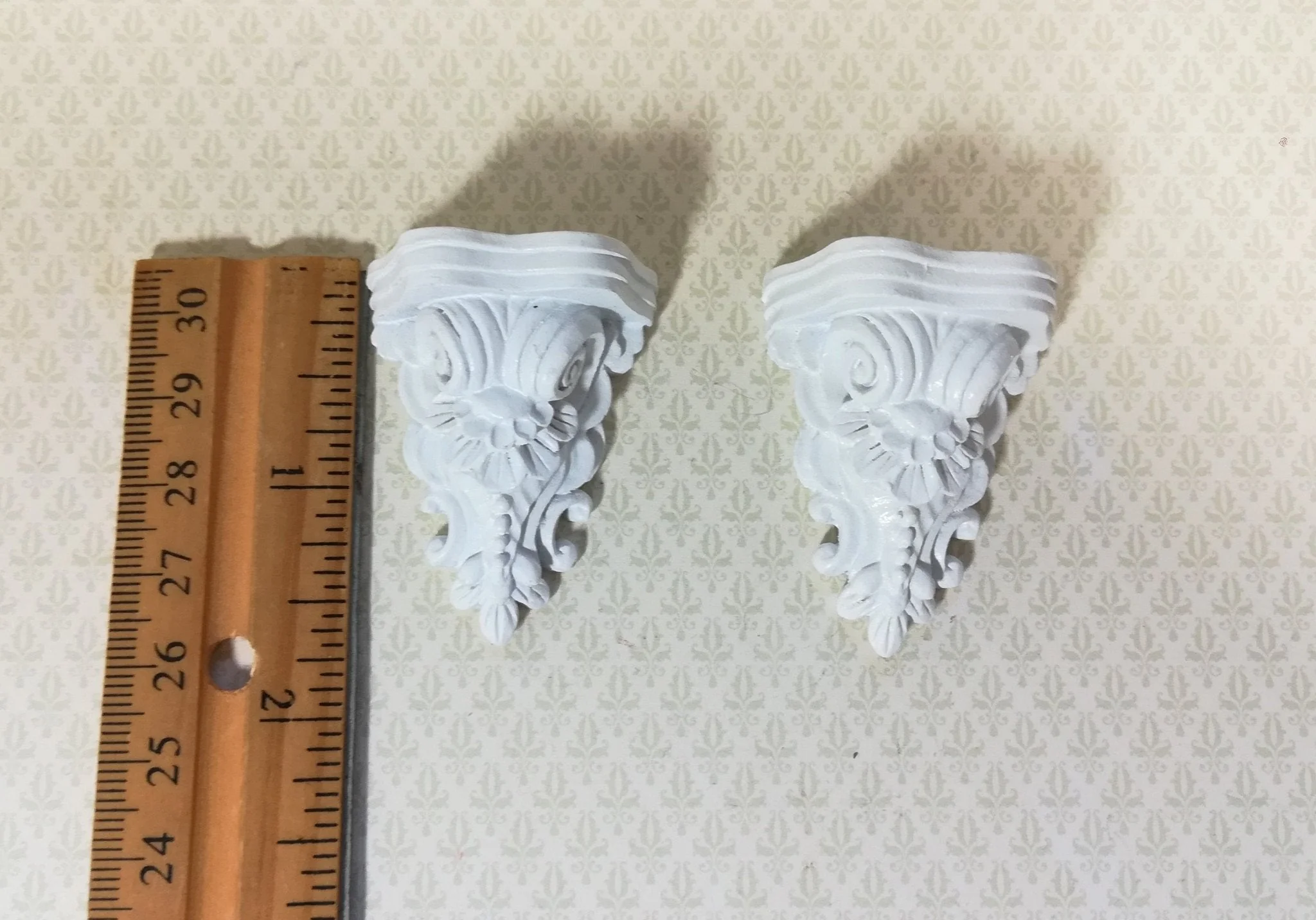 Dollhouse Miniature Corbels Large White Resin 4.3 cm 1:12 Scale Set of 2 - Image 5