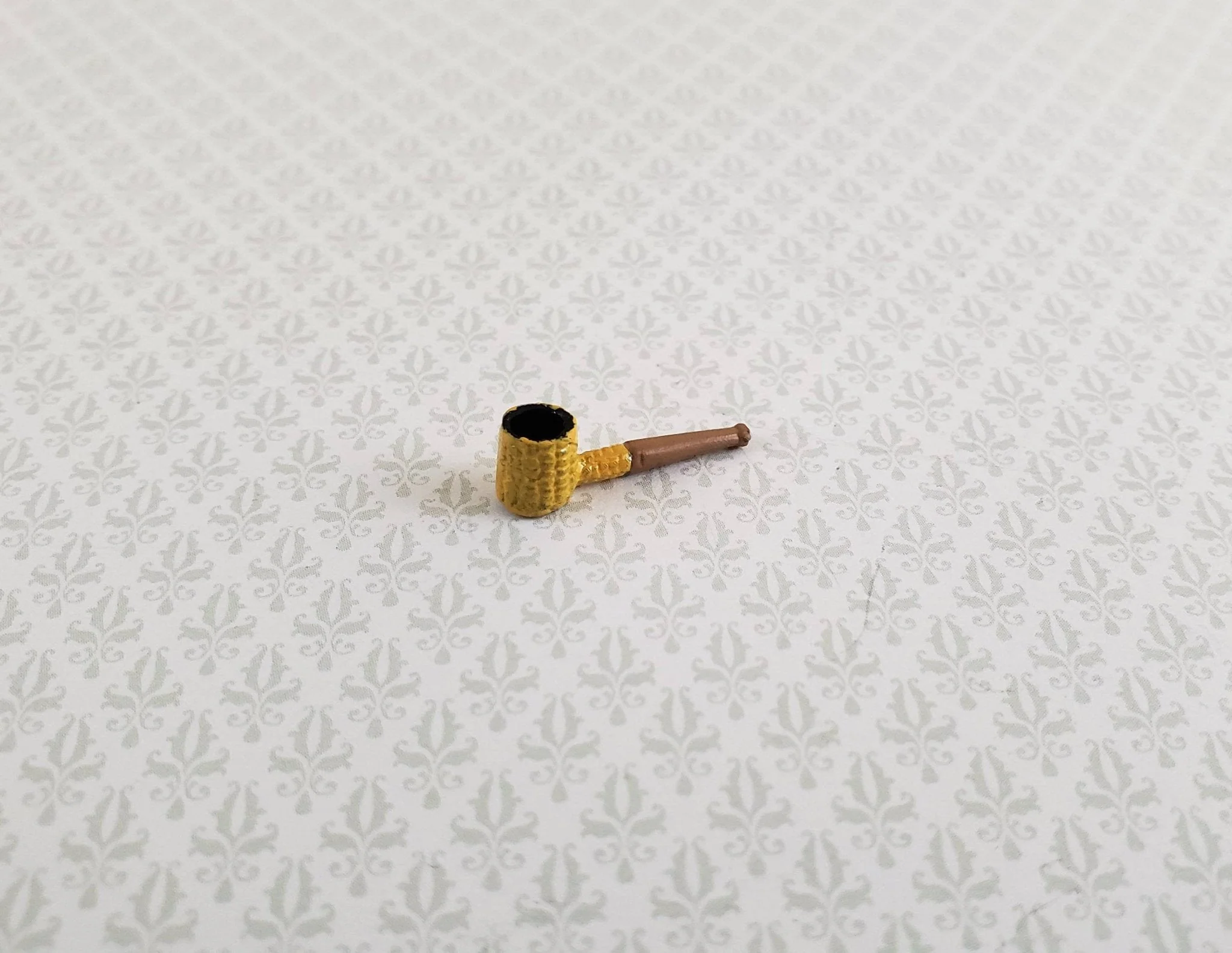 Dollhouse Miniature Corn Cob Pipe Classic Style Painted Metal 1:12 Scale