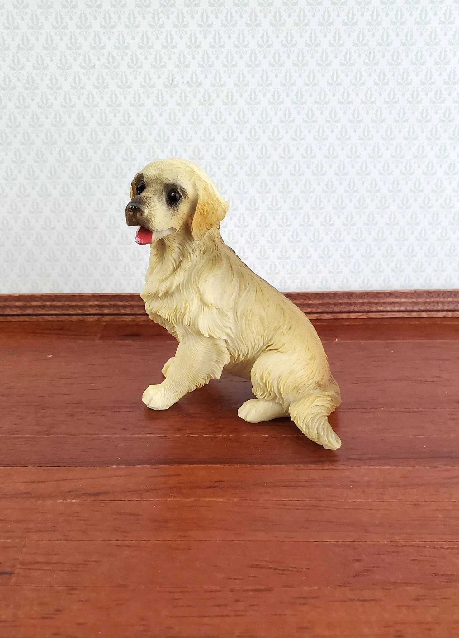 Dollhouse Miniature Dog Golden Retriever 1:12 Scale Animal Pet Resin