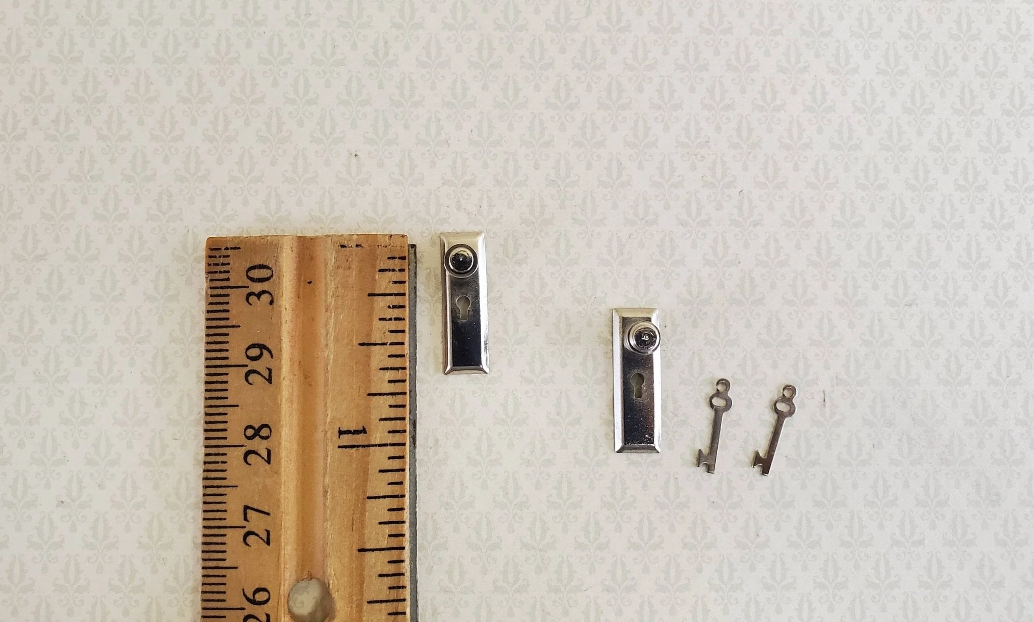 Dollhouse Miniature Doorknobs and Plates Set with Keyhole 1:12 Scale Silver Nickle - Image 2