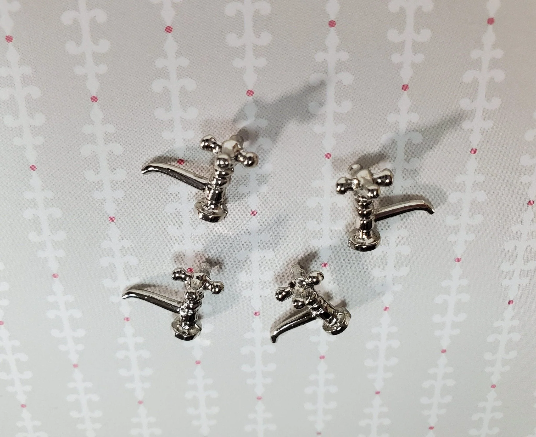 Dollhouse Miniature Faucet Taps x4 for Kitchen or Bathroom Sink 1:12 Scale Silver Metal S1209C - Image 3