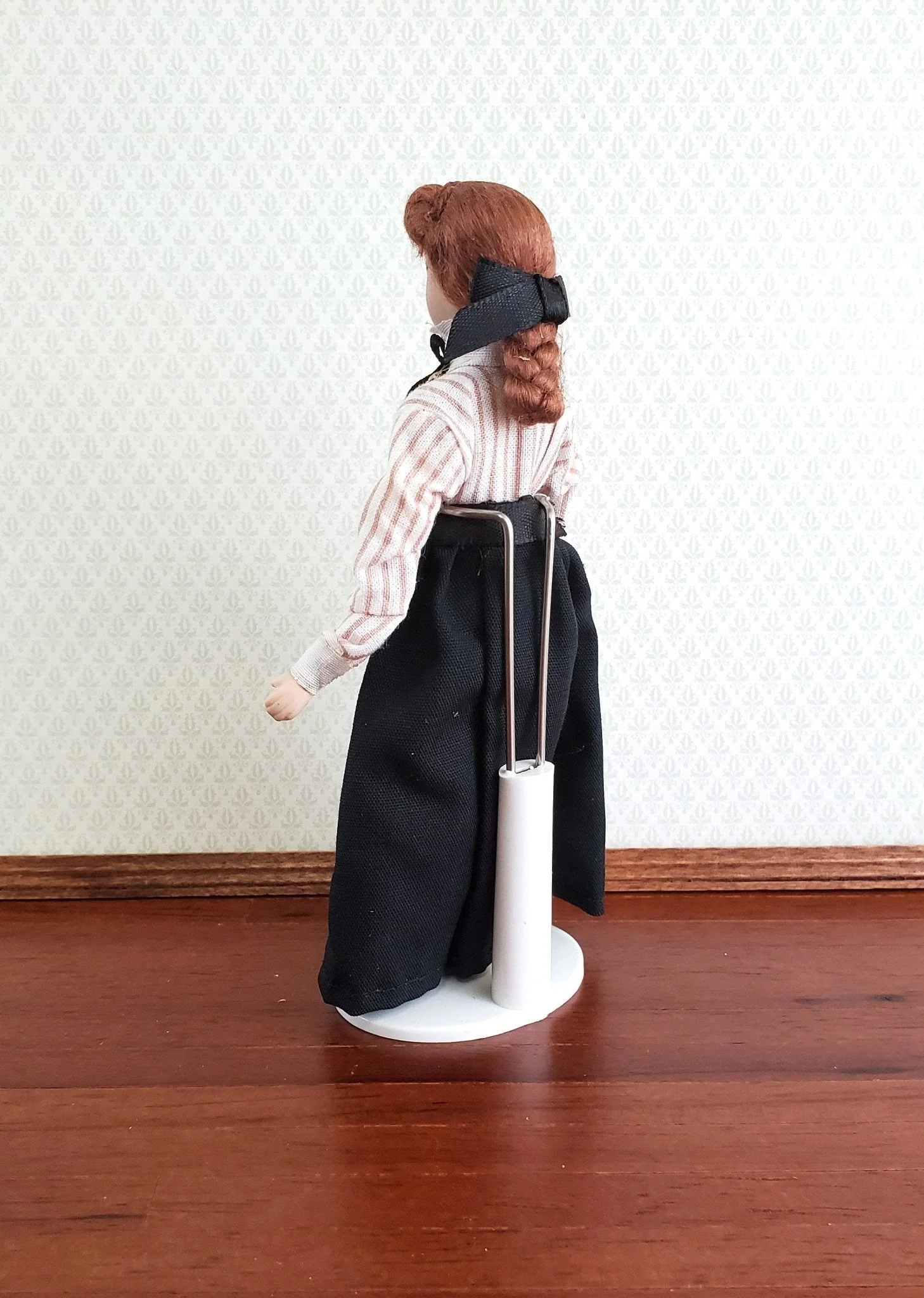 Dollhouse Female Doll Mom Mother Teacher Porcelain Poseable 1:12 Scale Woman - Image 3