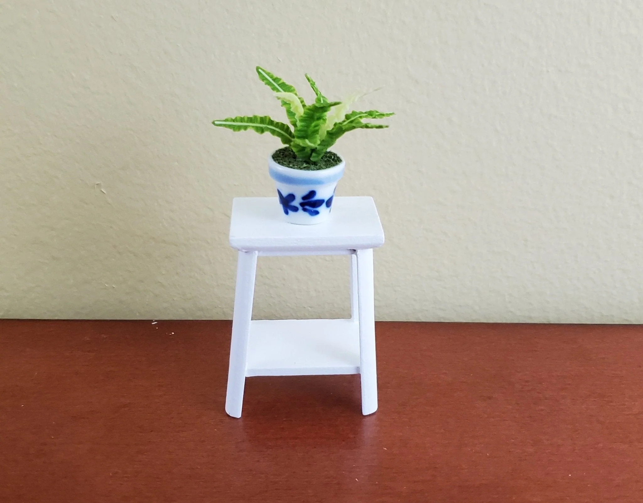 Dollhouse Miniature Fern or Plant Stand Side Table White Finish 1:12 Scale Furniture - Image 3