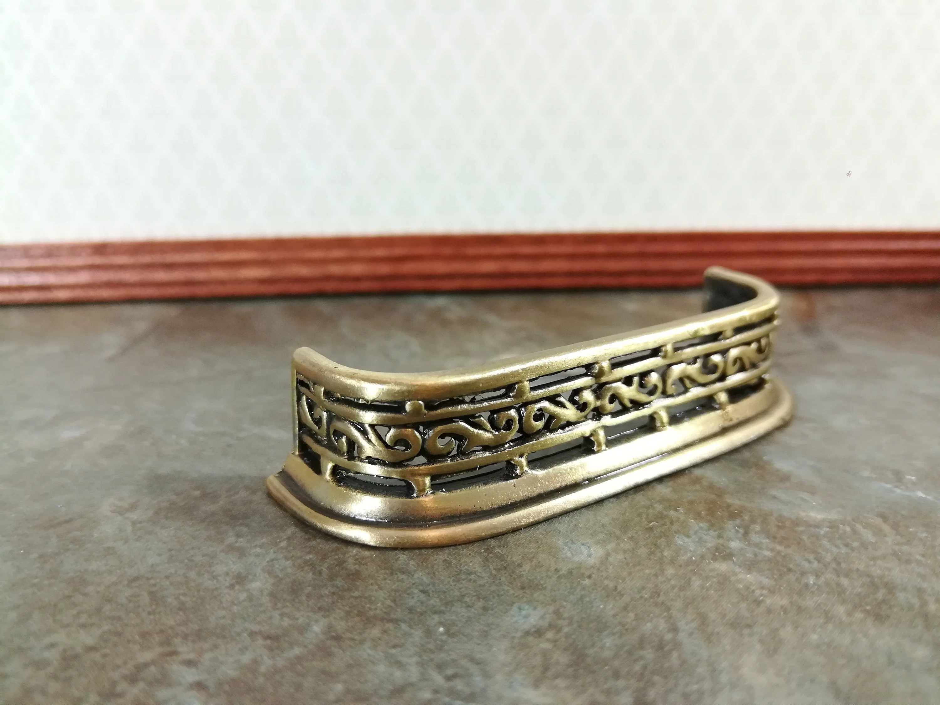 Dollhouse Metal Fireplace Fender Small 1:12 Scale Antique Brass Finish - Image 2