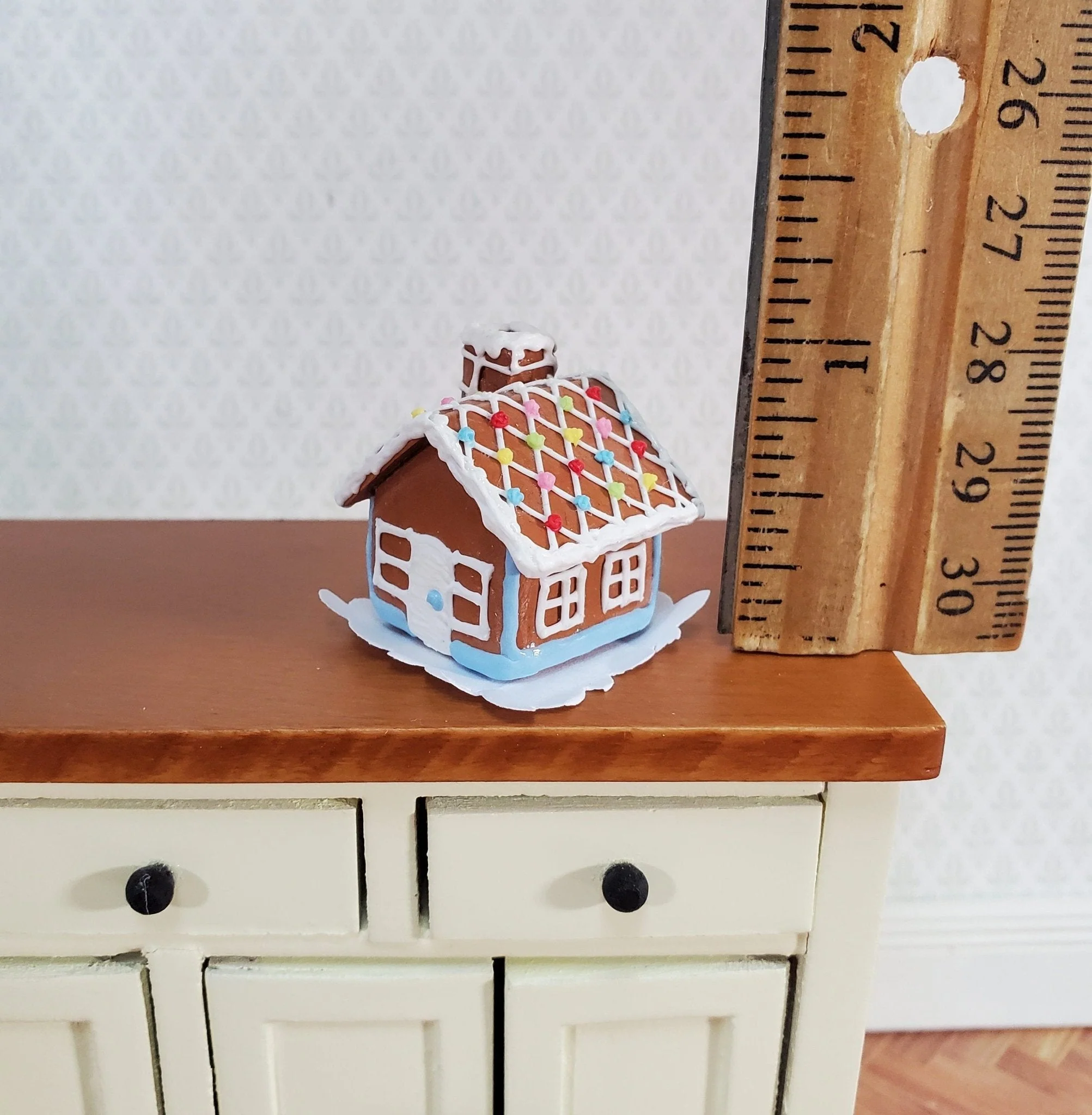 Dollhouse Miniature Gingerbread House Classic Style 1:12 Scale Christmas - Image 4