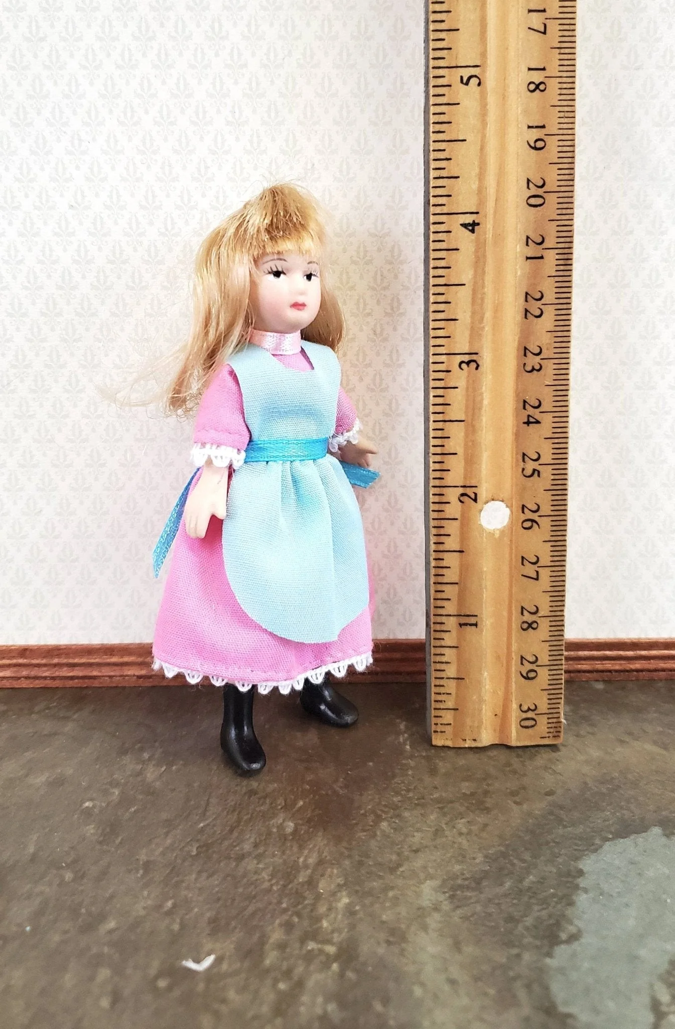 Dollhouse Miniature Girl Doll Porcelain Poseable 1:12 Scale Pink Dress - Image 2