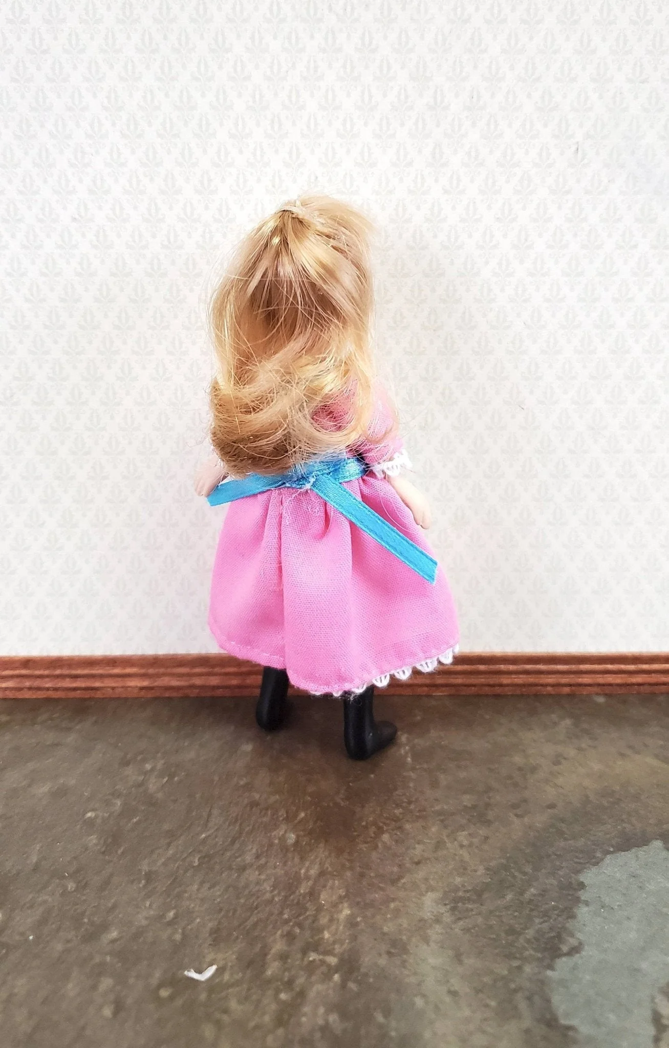 Dollhouse Miniature Girl Doll Porcelain Poseable 1:12 Scale Pink Dress - Image 3