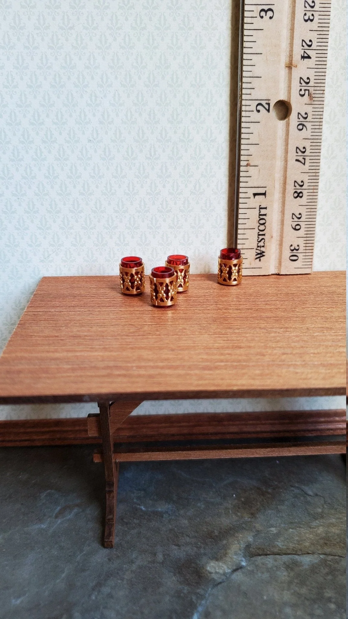 Dollhouse Miniature Glasses Red with Gold Wrap Fancy x4 1:12 Scale Chrysnbon - Image 3