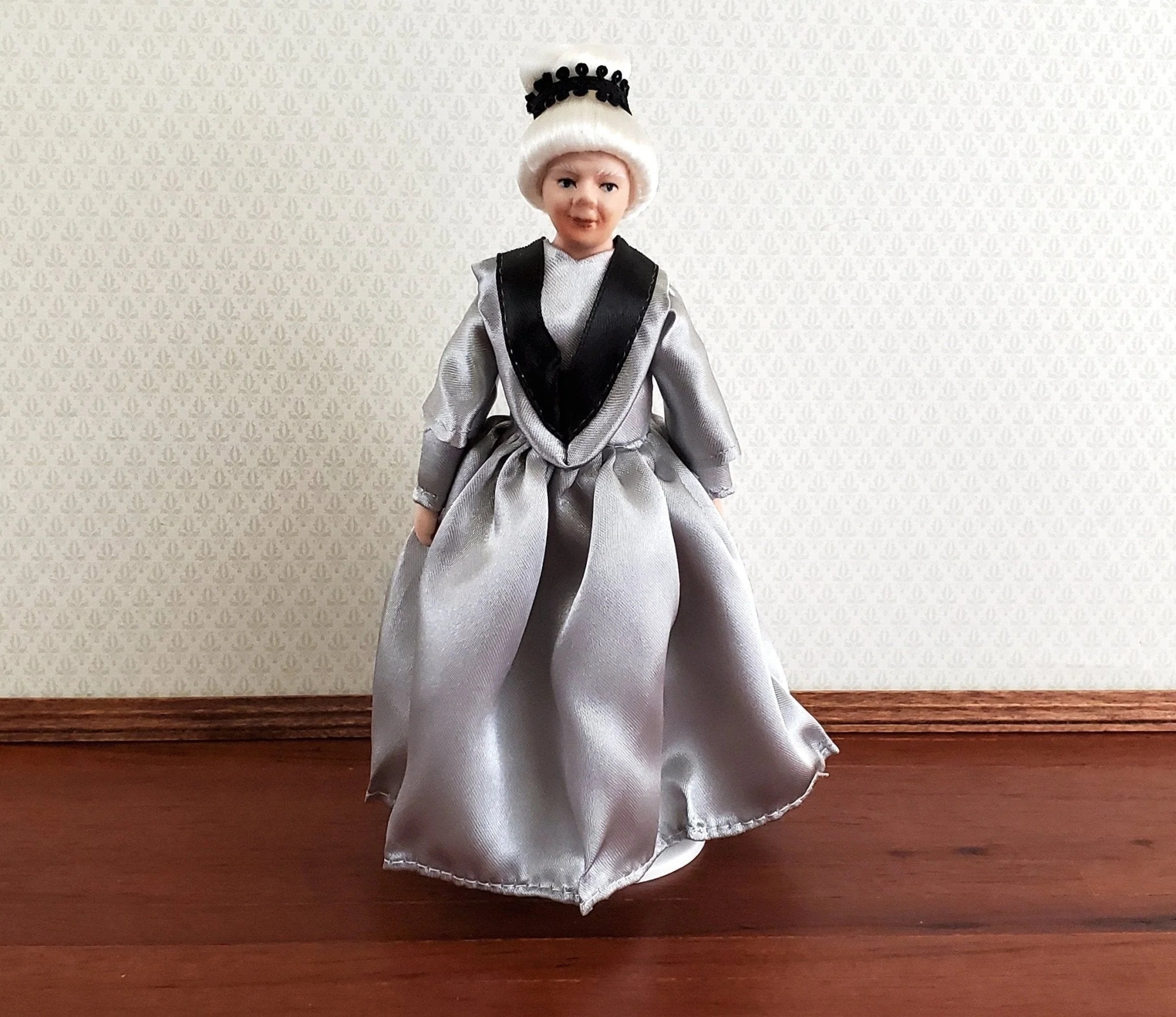 Dollhouse Miniature Grandma Porcelain Doll Victorian Silver Dress 1:12 Scale - Image 2