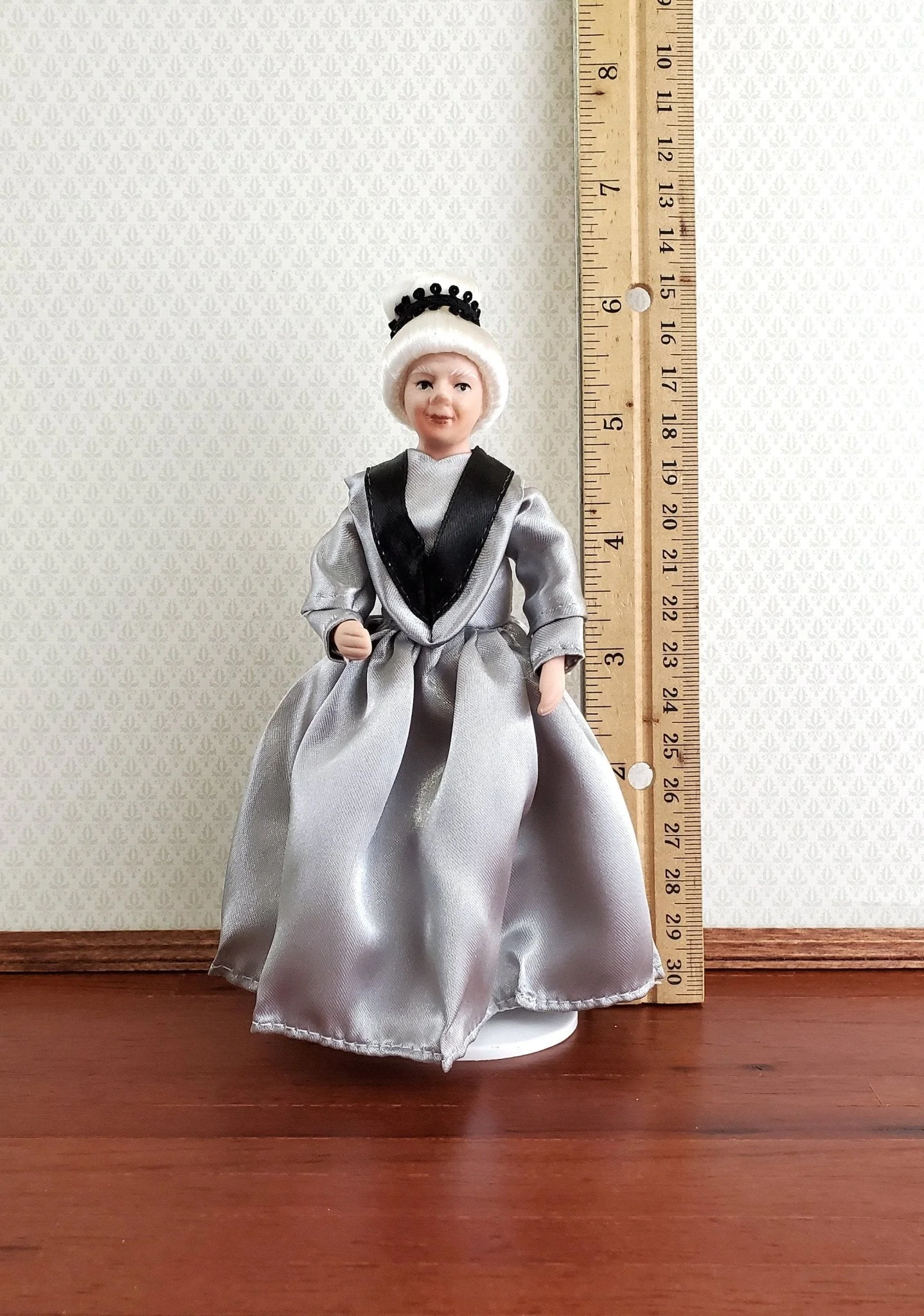 Dollhouse Miniature Grandma Porcelain Doll Victorian Silver Dress 1:12 Scale - Image 4