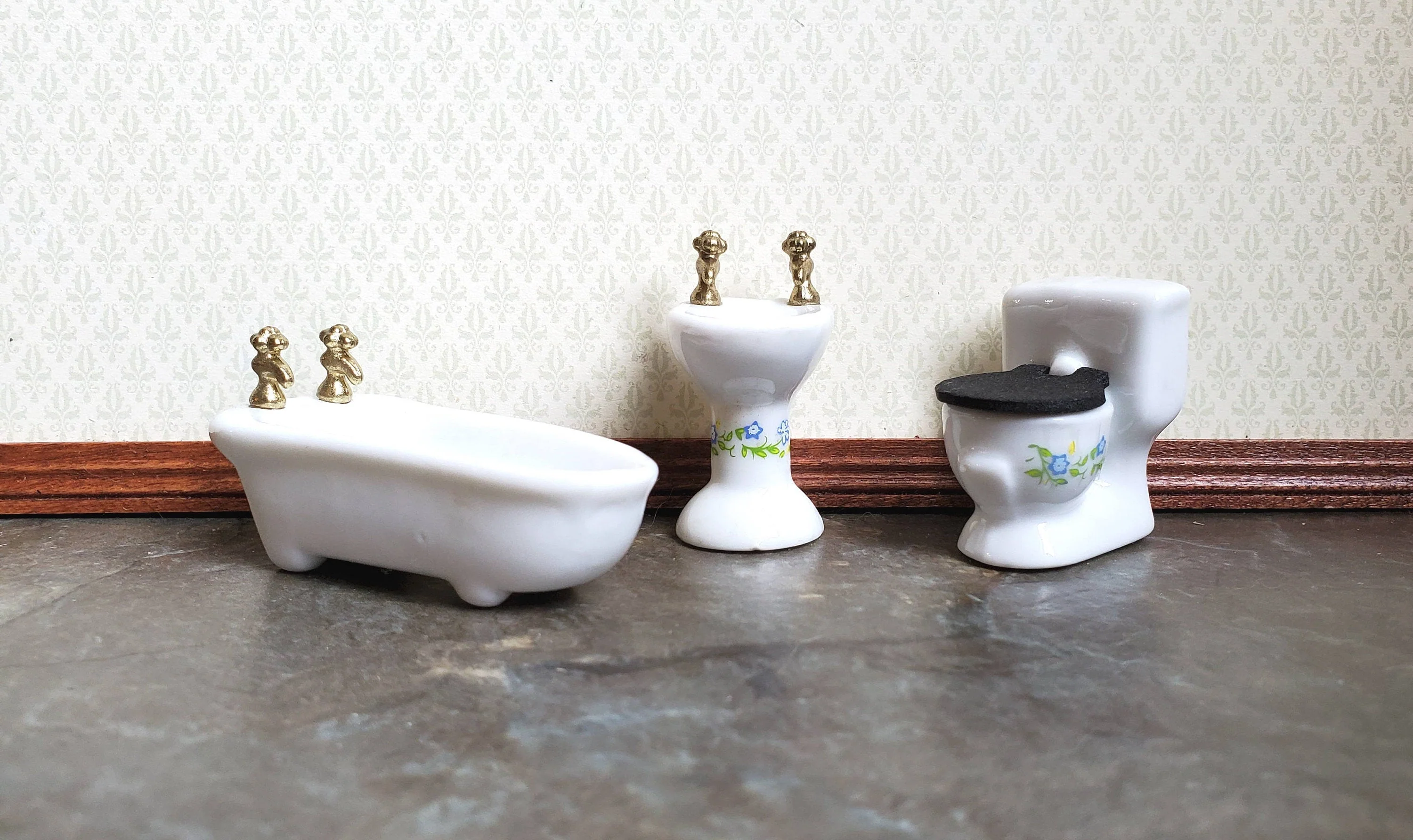 Dollhouse Miniature HALF SCALE Bathroom Set Tub Toilet Sink White 1:24 Scale - Image 2