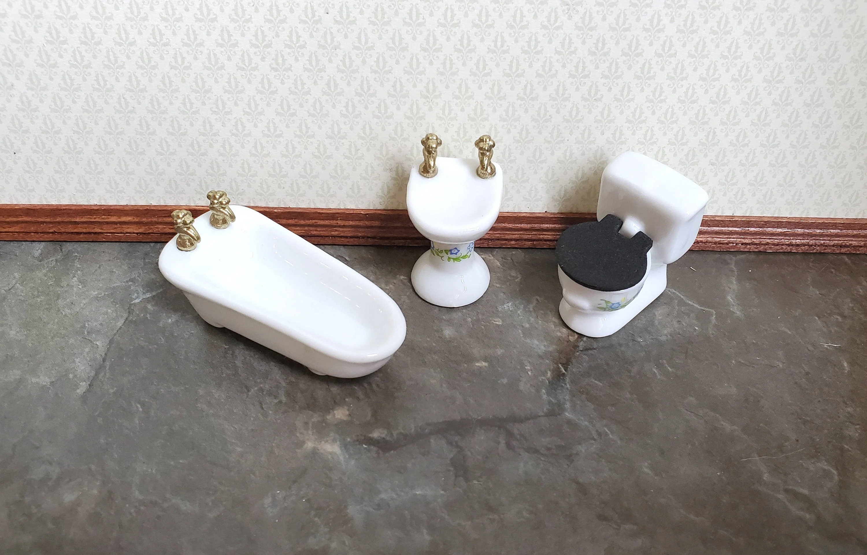 Dollhouse Miniature HALF SCALE Bathroom Set Tub Toilet Sink White 1:24 Scale - Image 3