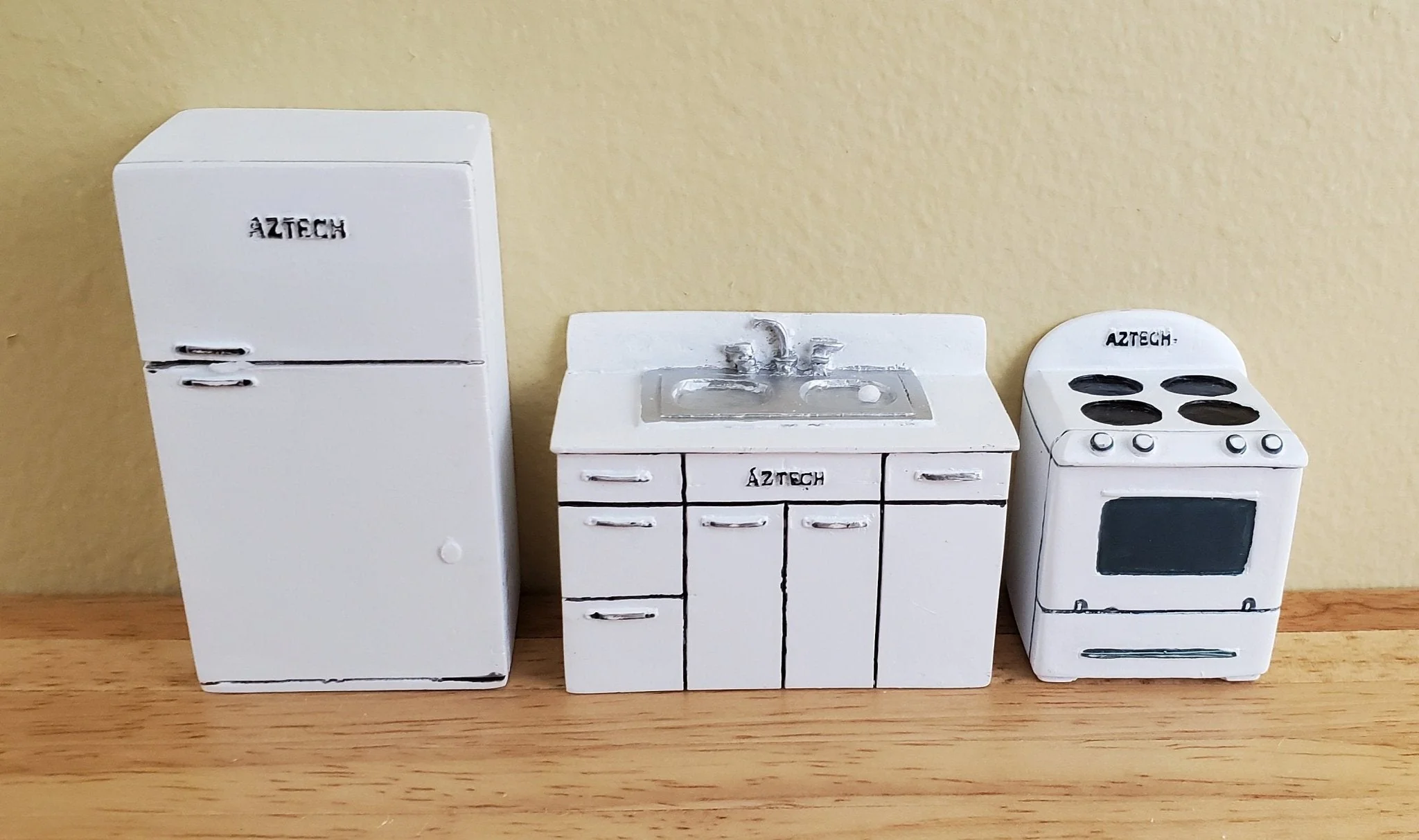 Dollhouse Miniature Half Scale Kitchen Set Fridge Stove Sink 1:24 Scale Resin - Image 2