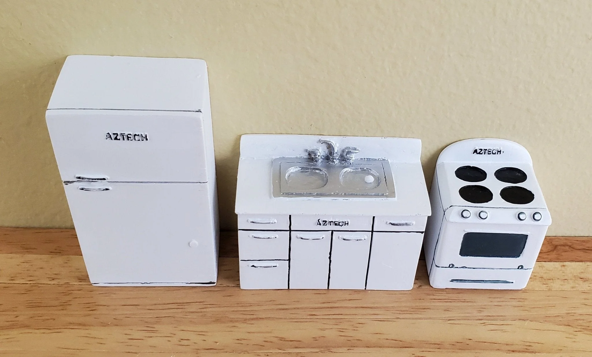 Dollhouse Miniature Half Scale Kitchen Set Fridge Stove Sink 1:24 Scale Resin - Image 3