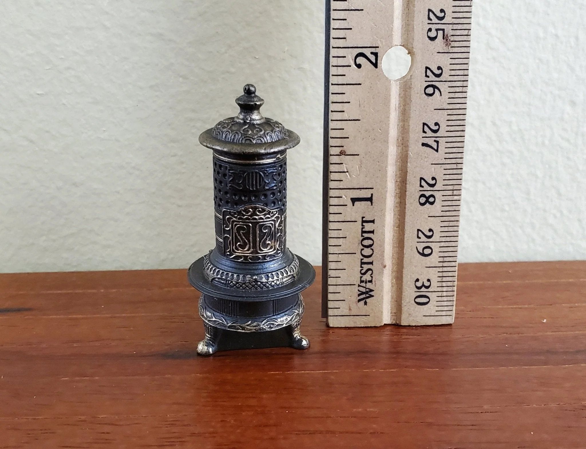 Dollhouse Miniature Half Scale Parlor Parlour Stove 1:24 Scale Victorian Resin - Image 3