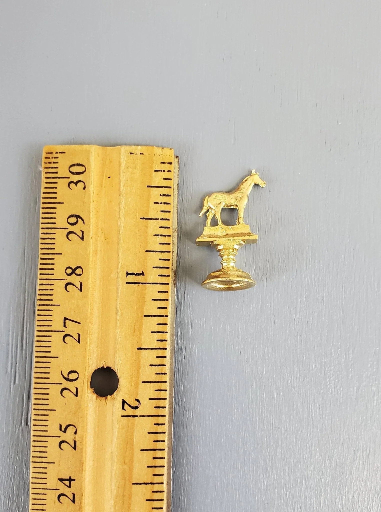 Dollhouse Miniature Horse Statue Trophy Gold 1:12 Scale Painted Metal - Image 4