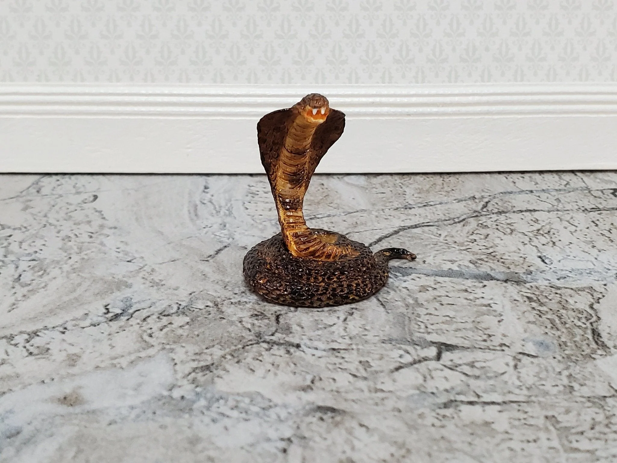 Dollhouse Miniature King Cobra Snake 1:12 Scale Pet Animal by Falcon A3379 - Image 3