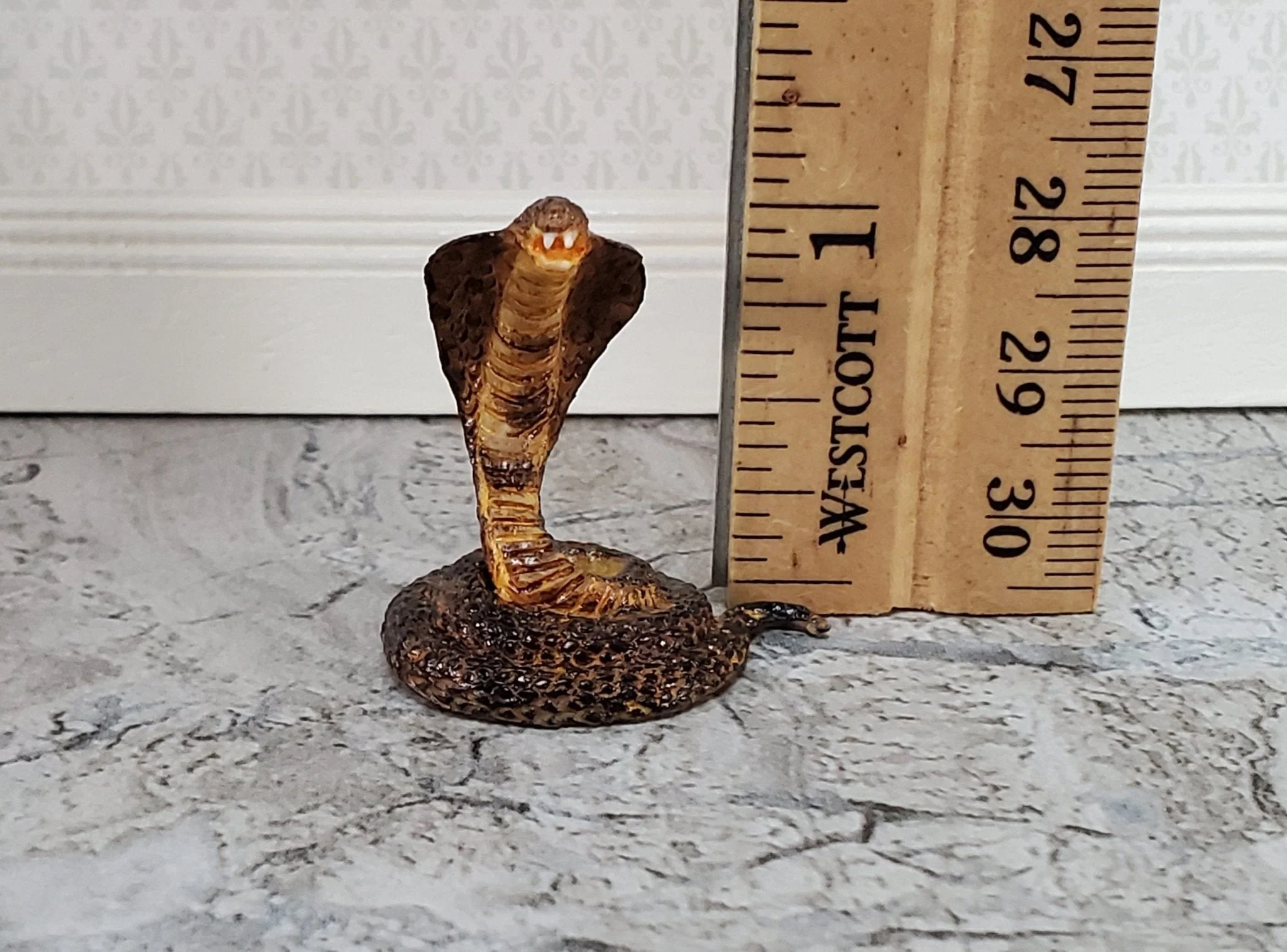 Dollhouse Miniature King Cobra Snake 1:12 Scale Pet Animal by Falcon A3379 - Image 5