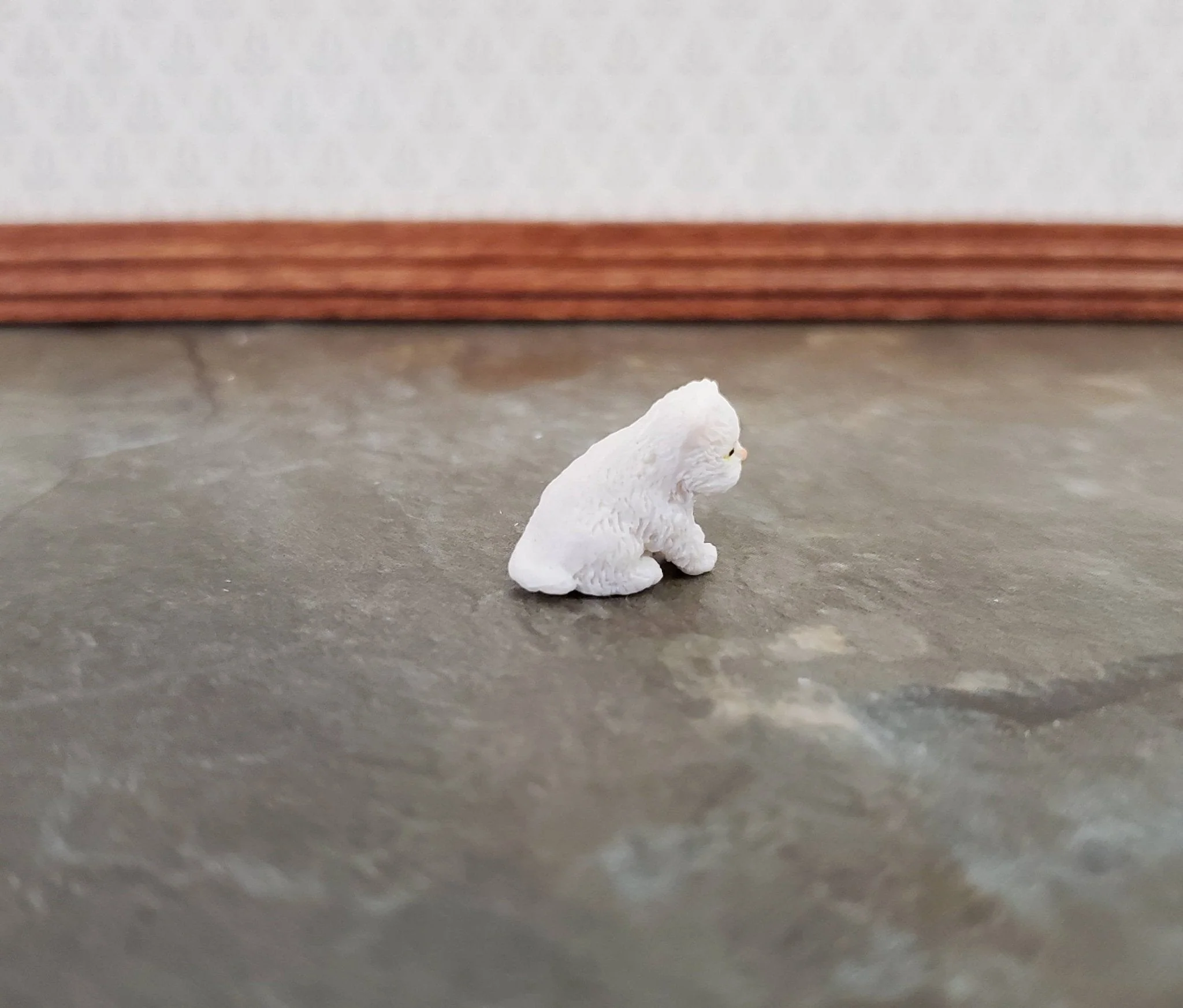 Dollhouse Miniature Kitten White Persian Sitting 1:24 Scale Animals Cats A4161WH - Image 2