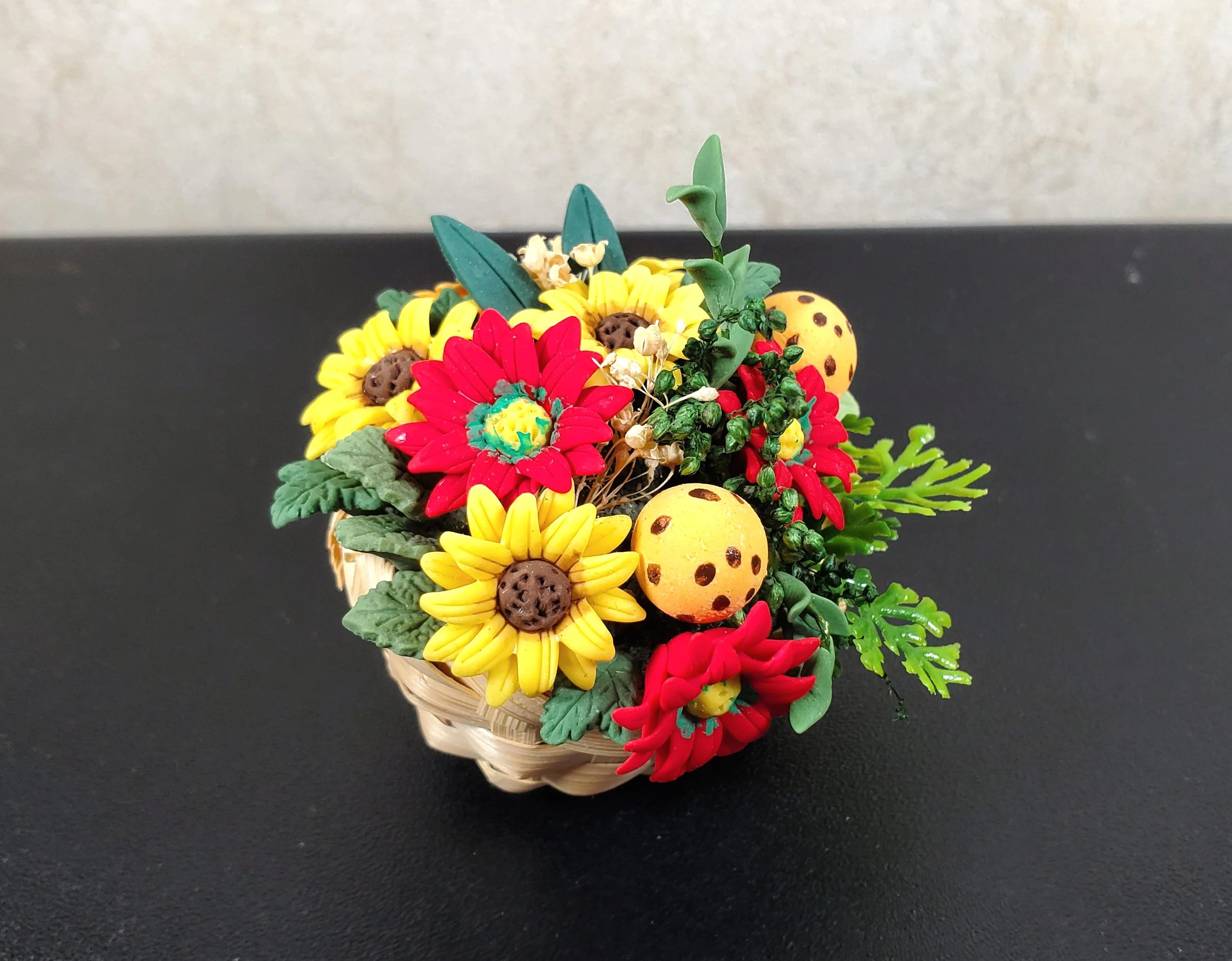 Dollhouse Miniature Large Yellow Sunflowers Arrangement 1:12 Scale Miniature