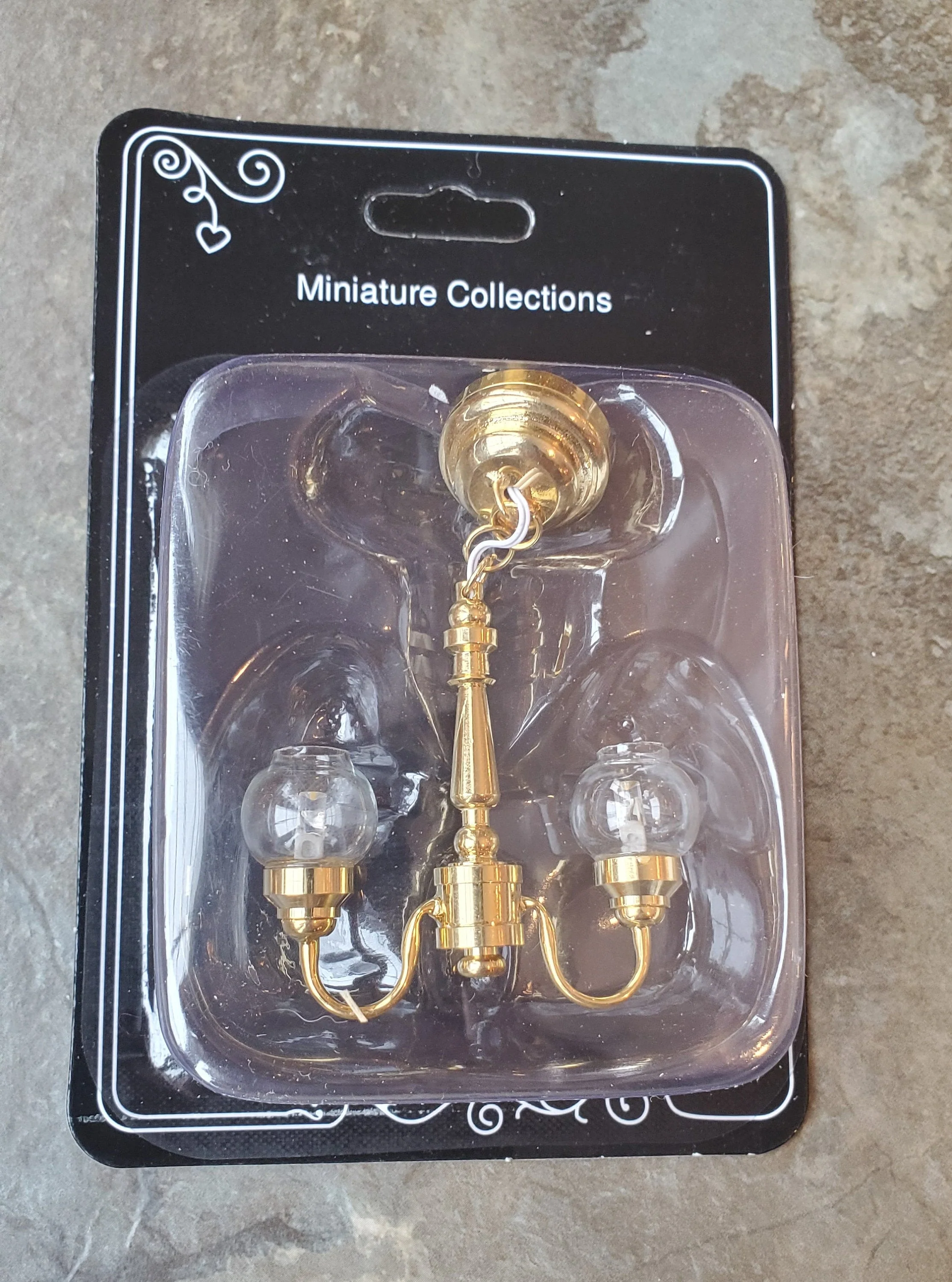 Dollhouse Miniature LED Battery Ceiling Light 2 Arm Clear Globes 1:12 Scale - Image 3