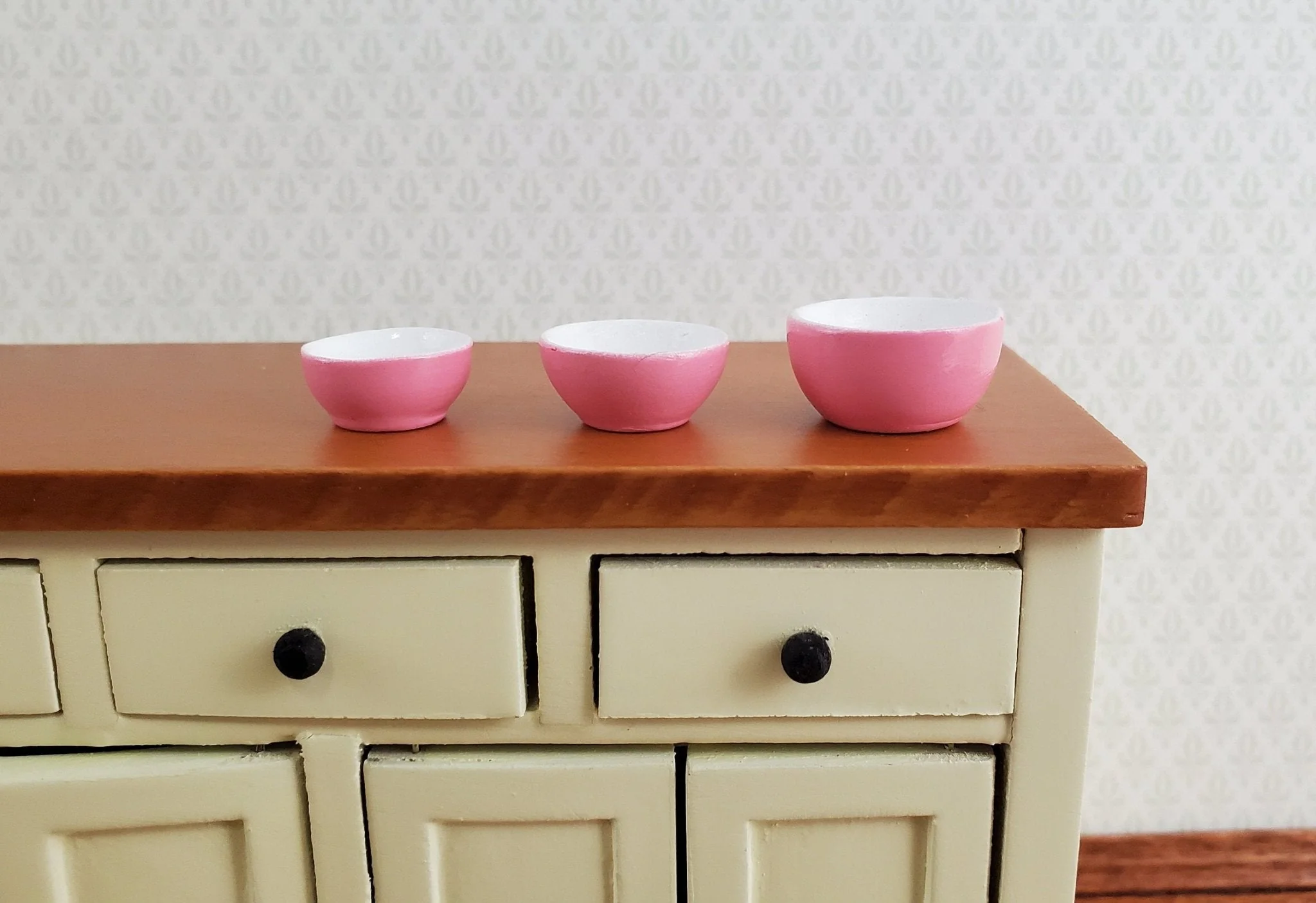 Dollhouse Miniature Mixing Bowls Set of 3 Stacking Pink and White 1:12 Scale - Image 2