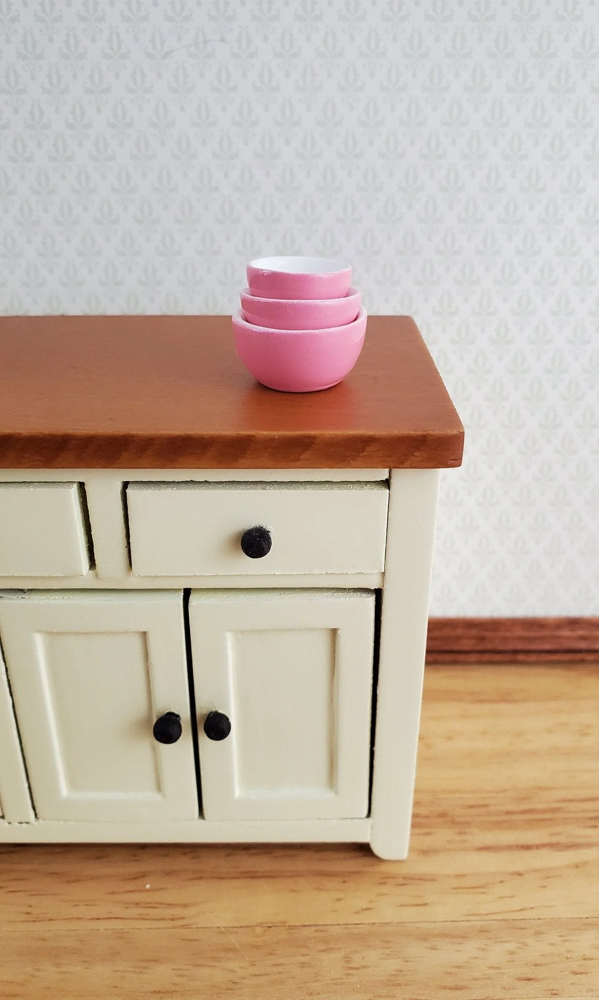 Dollhouse Miniature Mixing Bowls Set of 3 Stacking Pink and White 1:12 Scale - Image 3