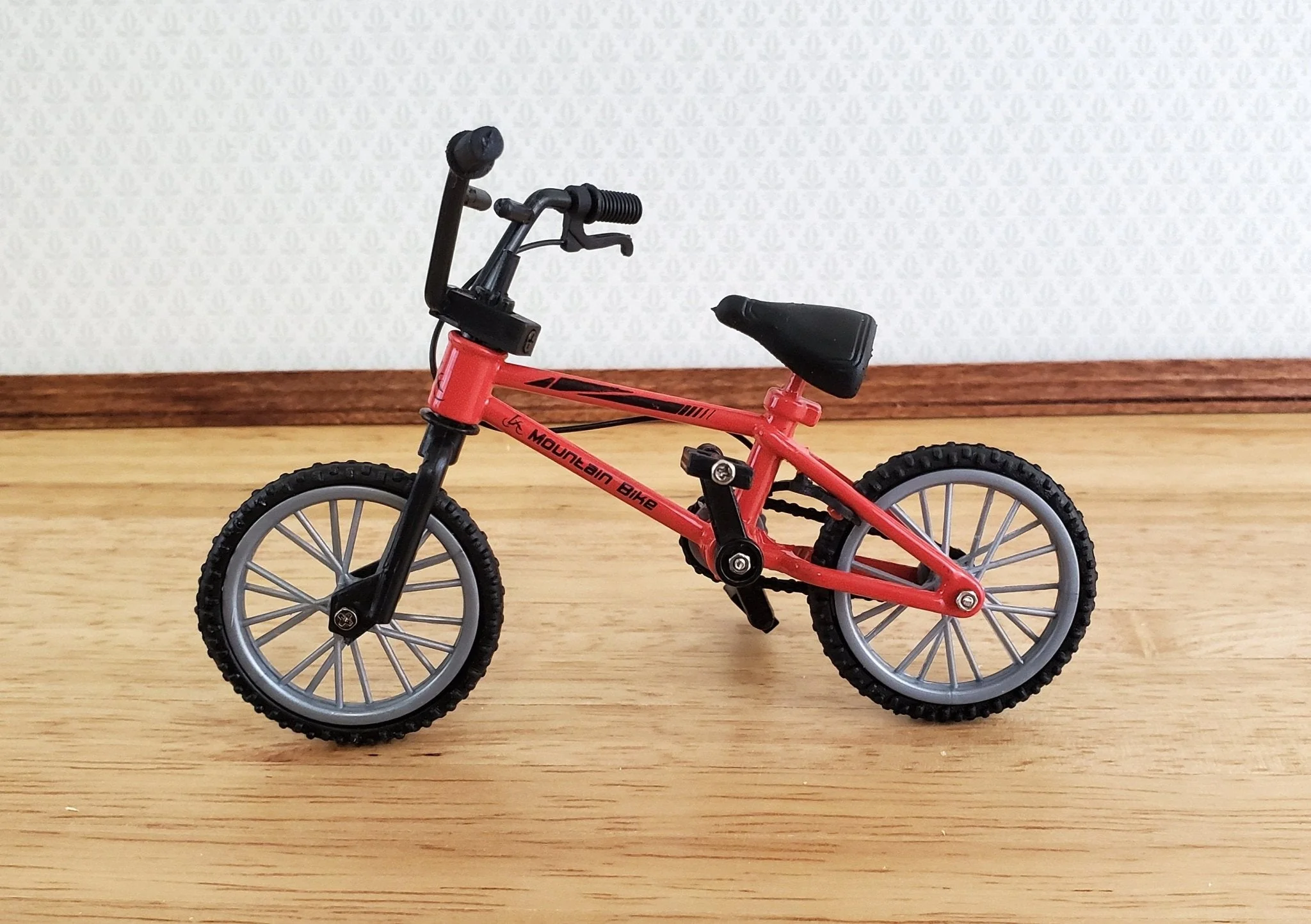 Dollhouse Miniature Mountain Bike Bicycle Red & Black 1:12 Scale Moveable