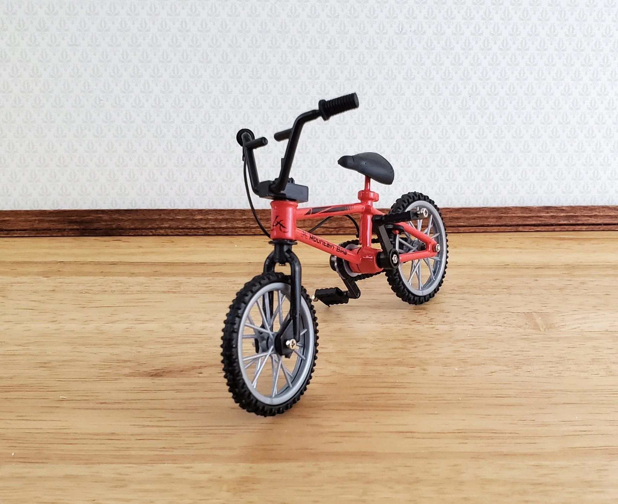 Dollhouse Miniature Mountain Bike Bicycle Red & Black 1:12 Scale Moveable - Image 3