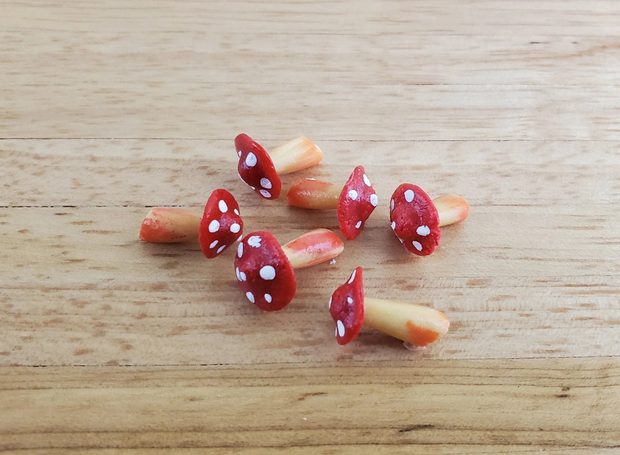 Dollhouse Miniature Mushrooms x6 Large Toad Stool Style 1:12 Scale Magic Fairy Garden