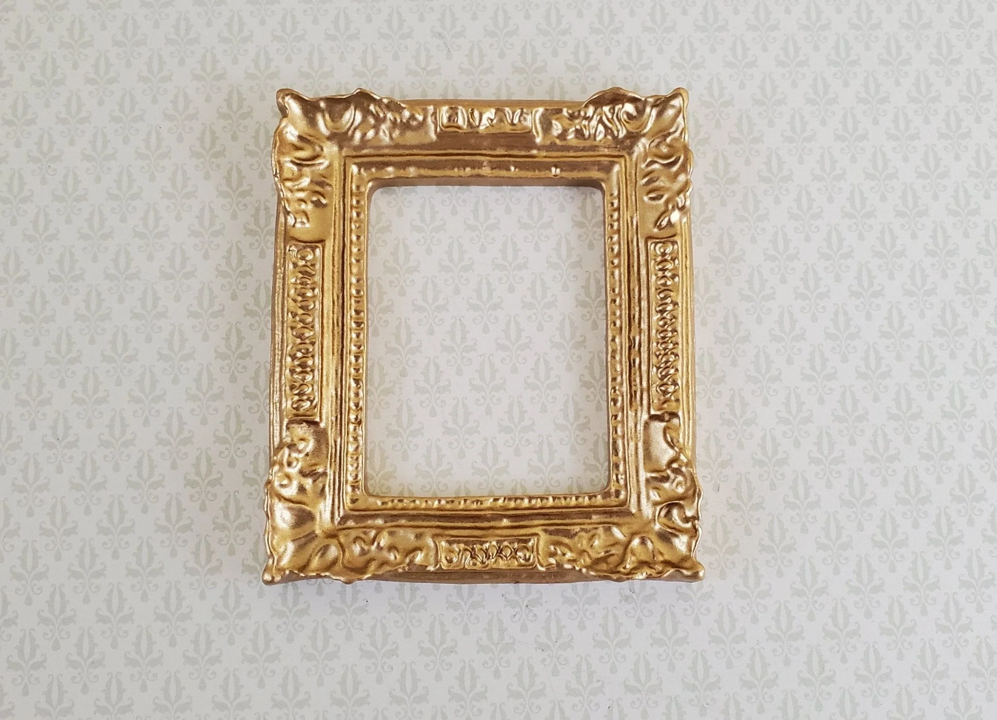 Dollhouse Miniature Picture Frame Fancy Gold for Painting 1:12 Scale B0427