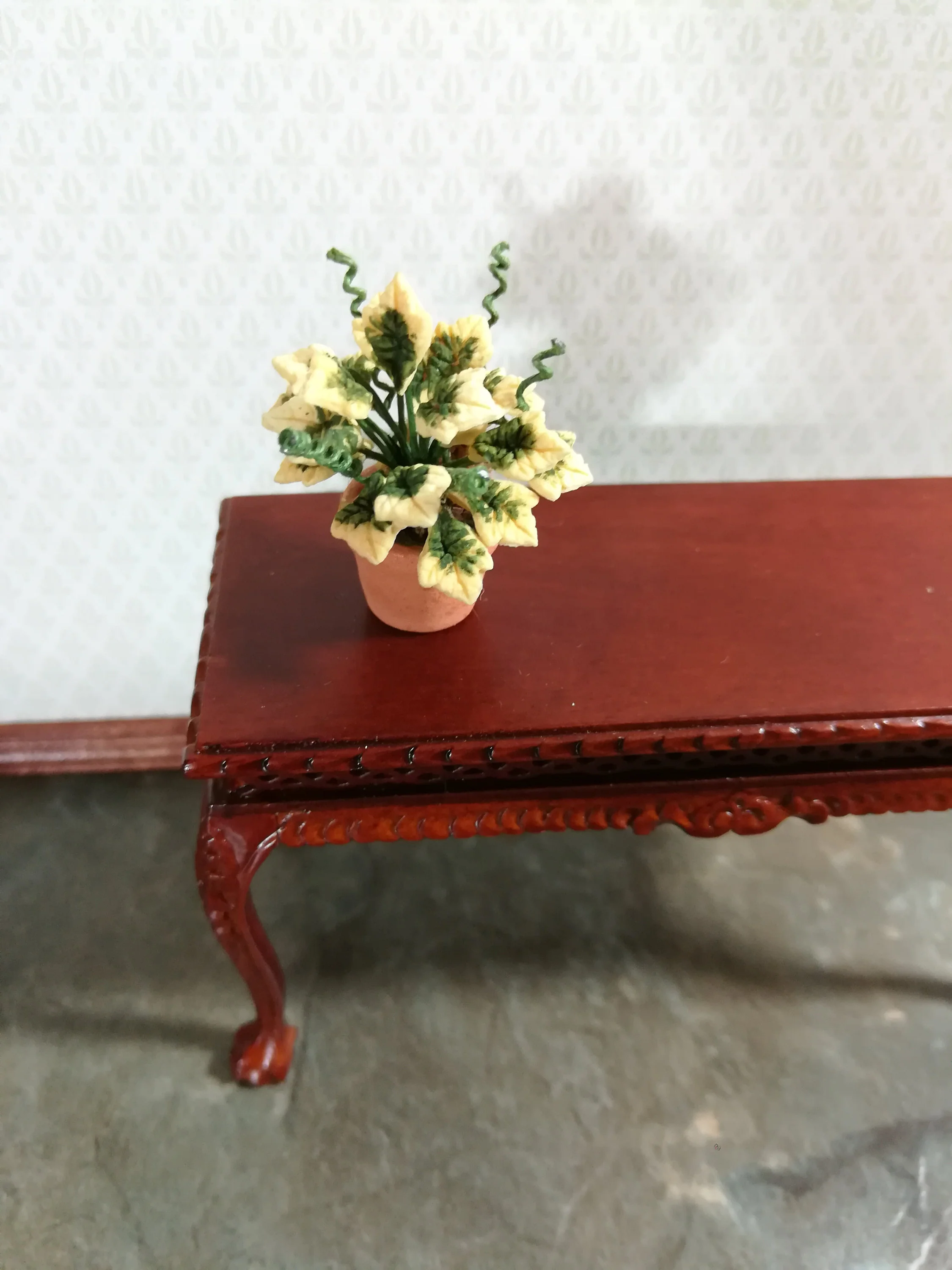 Dollhouse Miniature Plant Variegated English Ivy in Terra Cotta Pot 1:12 Scale