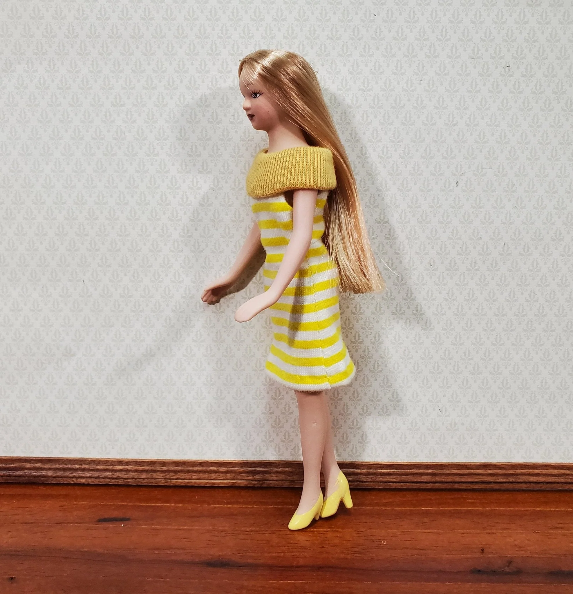 Dollhouse Miniature Porcelain Doll Modern Female Mom 1960s 1:12 Scale Woman - Image 2