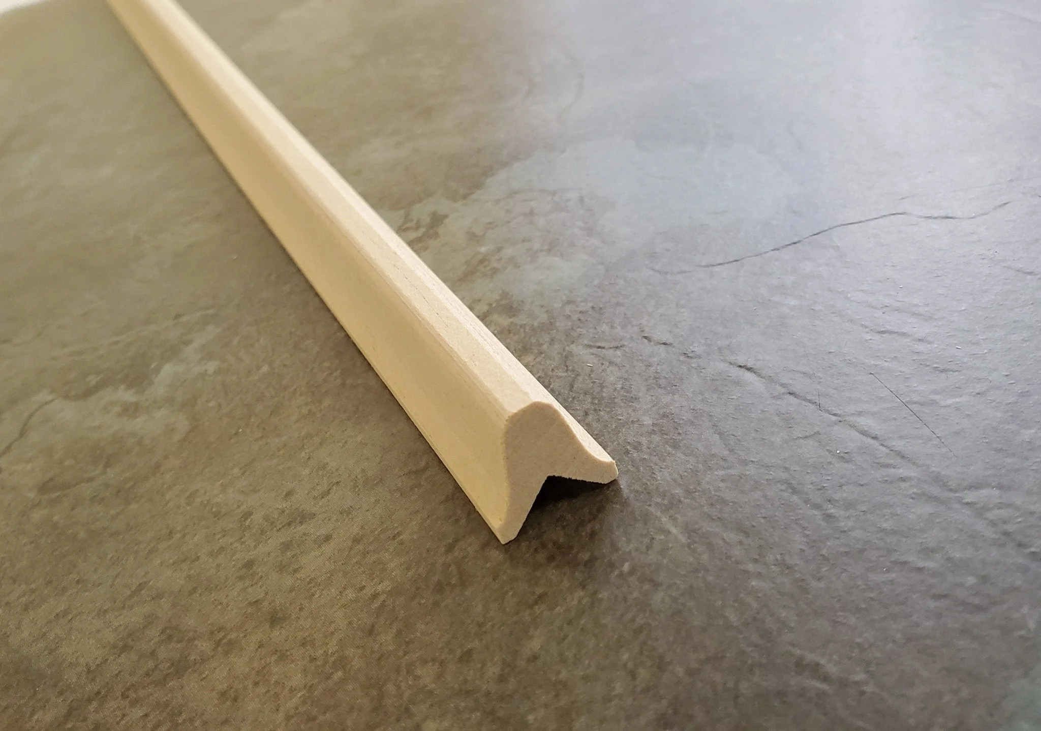 Dollhouse Miniature Roof Top Peak Ridge Molding Trim 5/8" x 18" 1:12 Scale HW7060