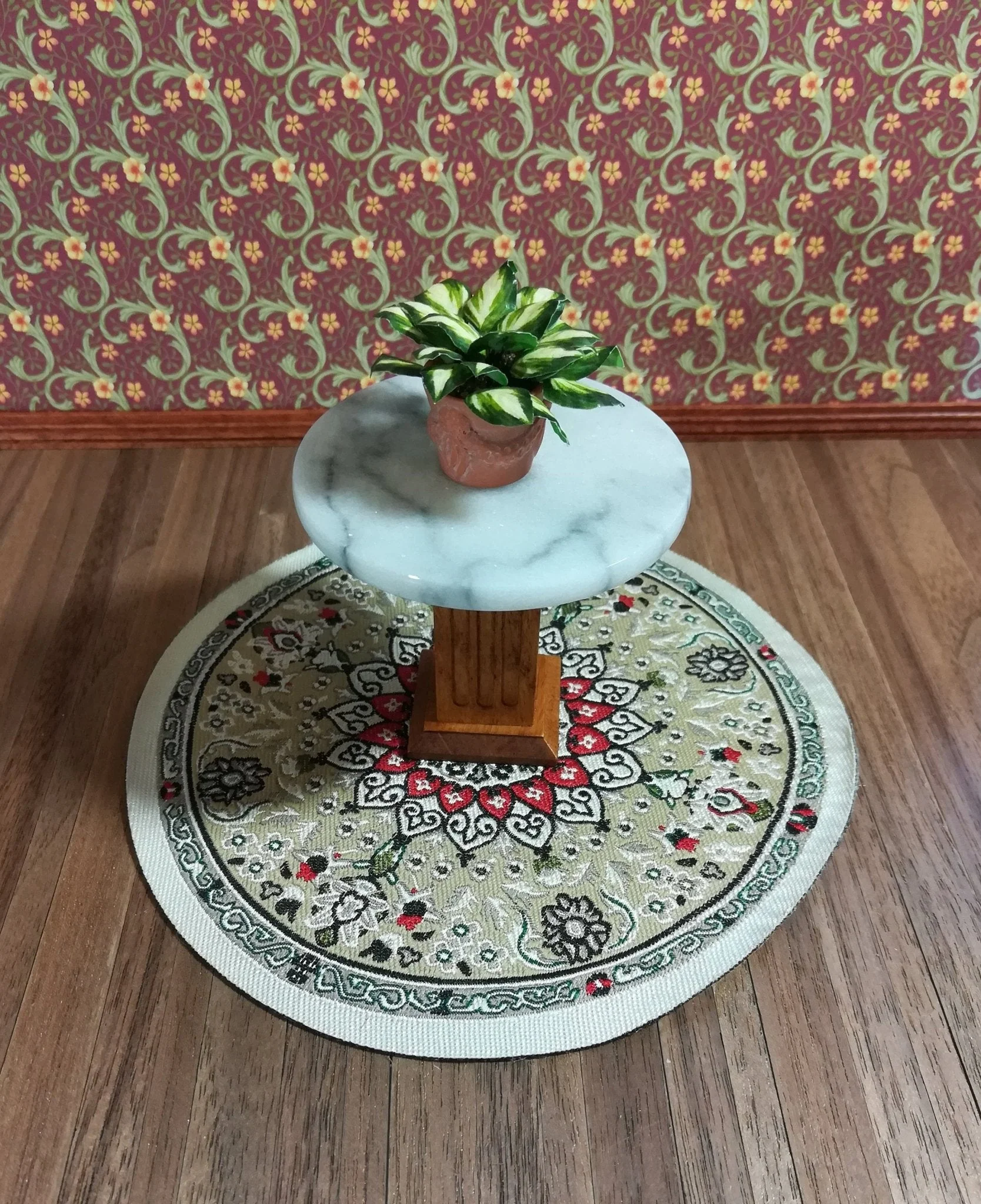Dollhouse Miniature Round Rug Beige & Red 1:12 Scale 5 1/2" - Image 2